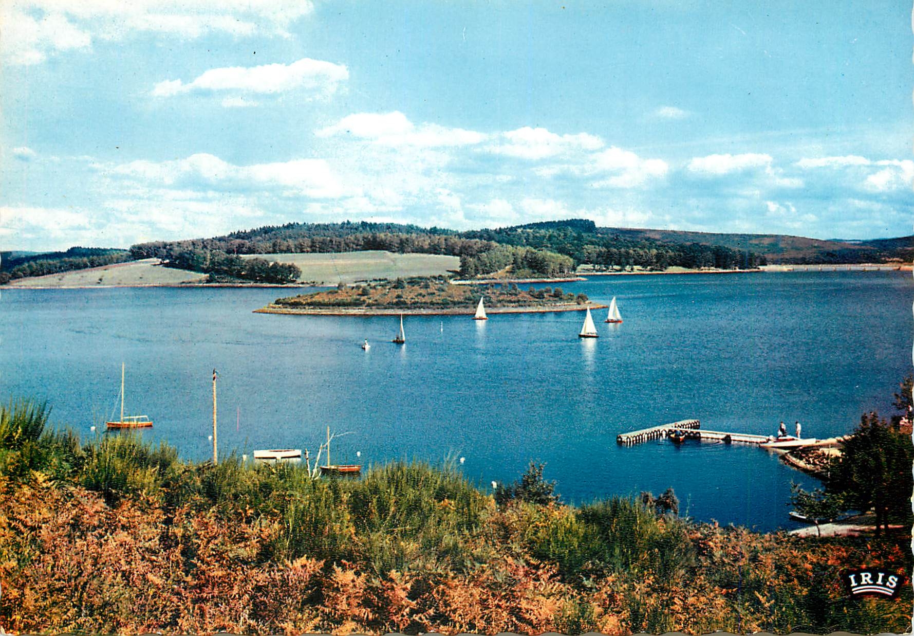 CPM Le Limousin Pittoresque Entre Peyrat Le Chateau et Royere Le Lac Vassivieres L isle aux Serpents