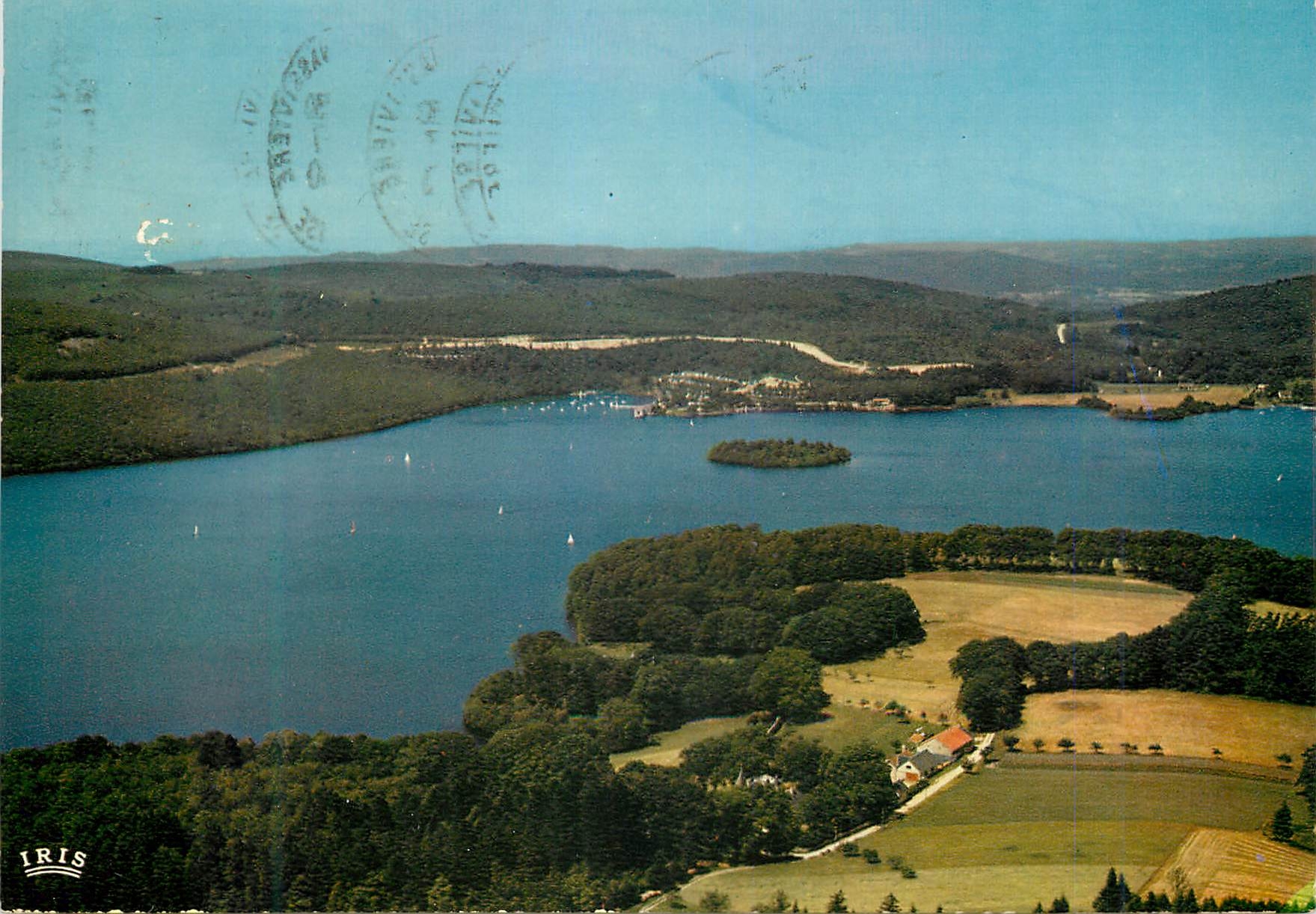 CPM Le Limousin Pittoresque Entre Peyrat le Chateau et Royere Le Lac de Vassiviere