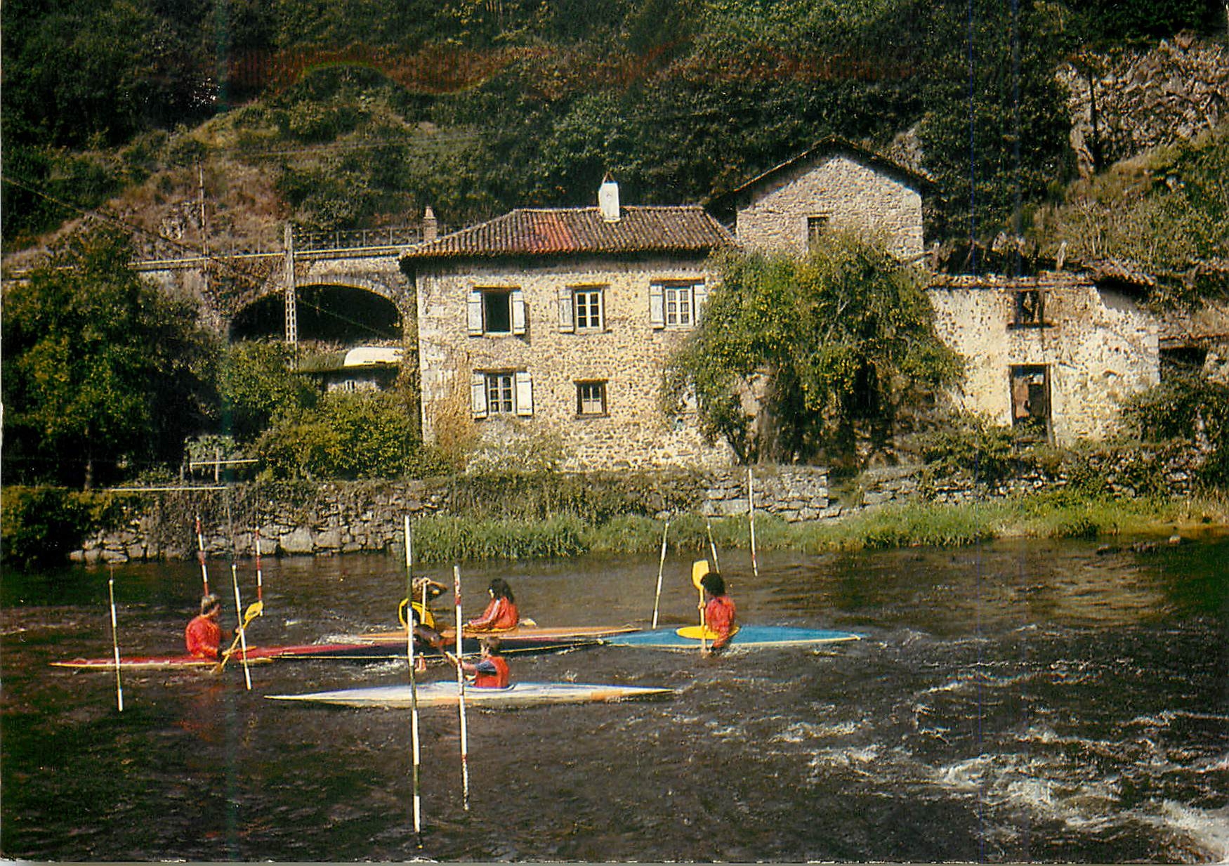 CPM Vassiviere en Limousin Premiere station de Tourisme rural Un des plus grands lacs de France dans une nature protegee