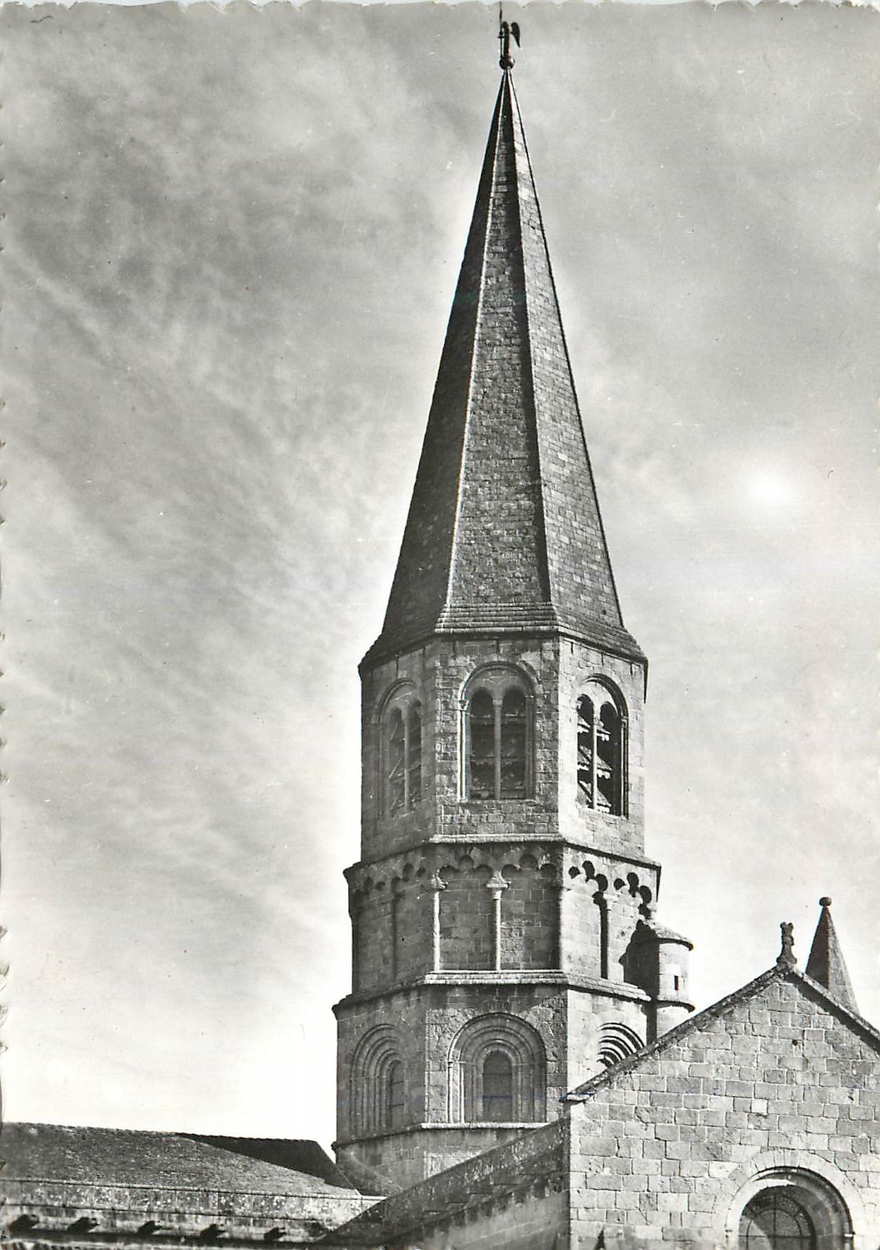 CPM Collegiale Saint Pierre La fleche de la croisee L Ange sur la fleche
