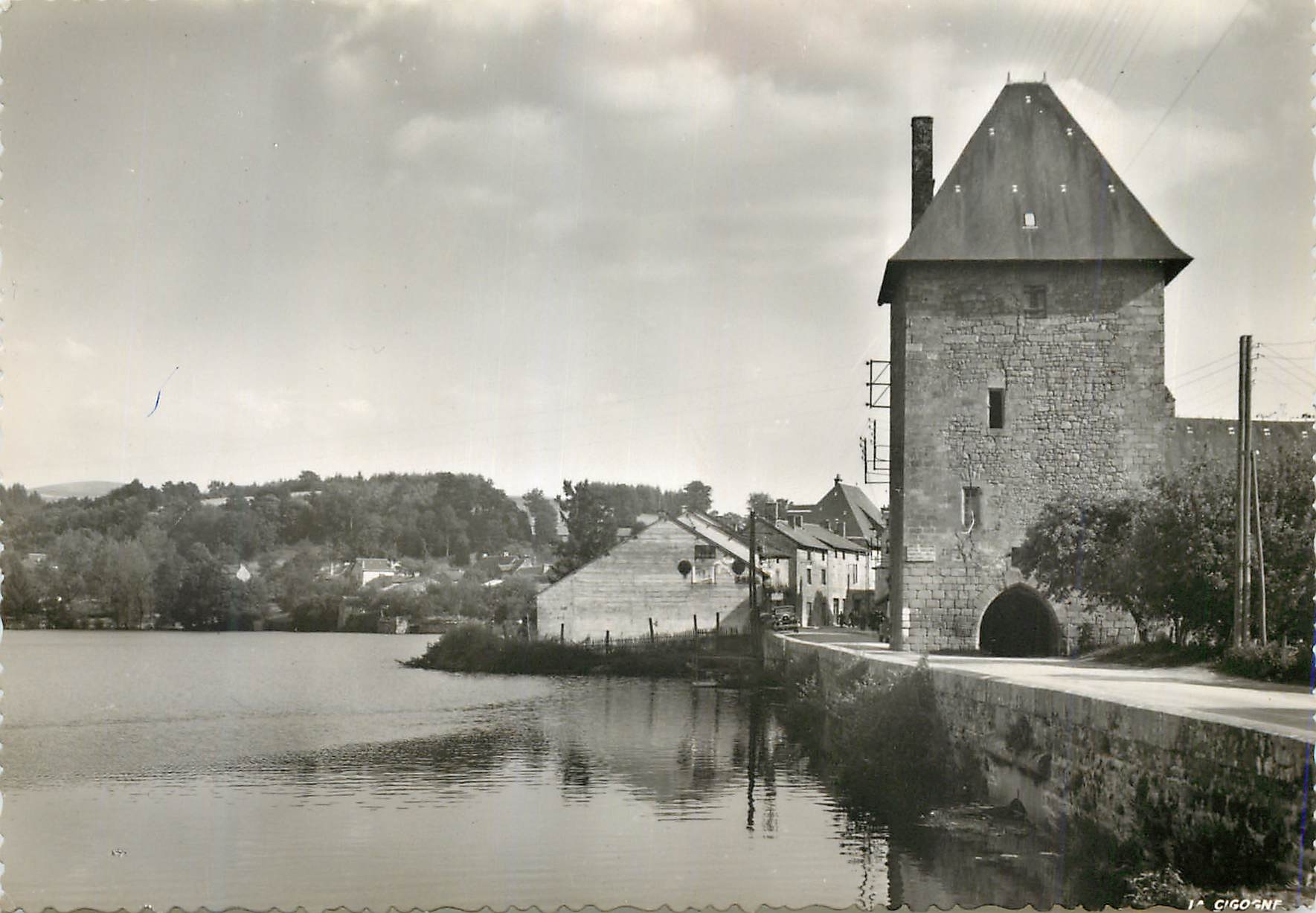 Peyrat-le-Château — La Tour et un coin du lac — Éditions La Cigogne