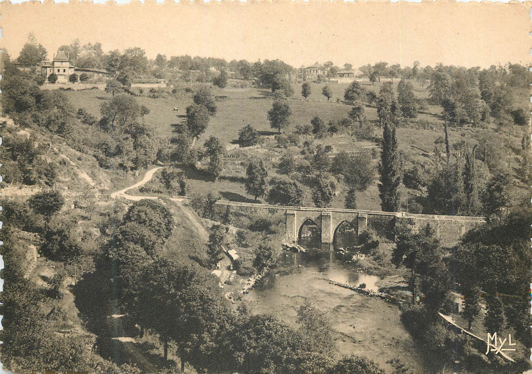 CPM Chateauponsac Haute Vienne Le Pont Romain sur la Gartempe