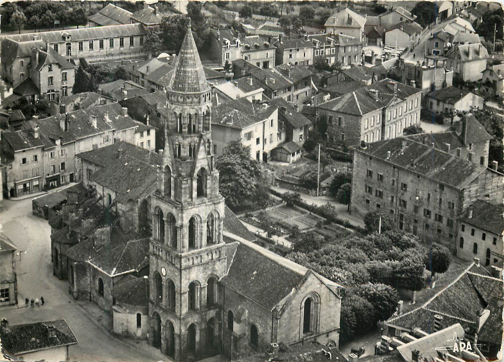 CPM Saint Leonard de Noblat L Eglise