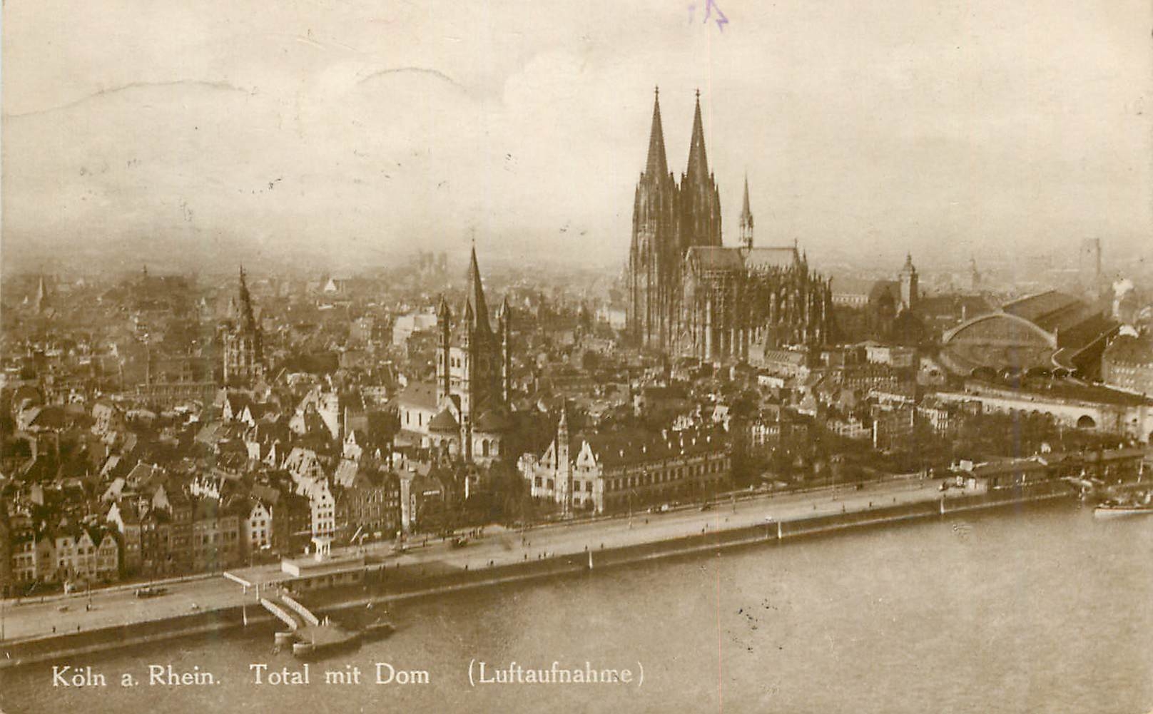 CPA Koln a Rhein Total mit Dom Luftaufnahme