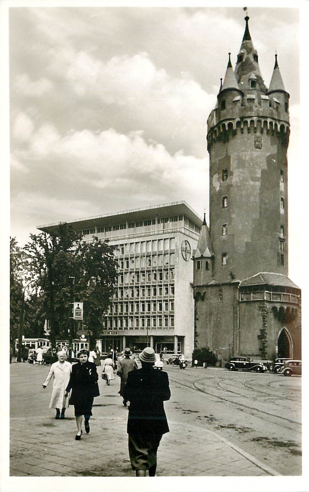 CPM Frankfurt aM Eschenheimer Turm mit Bayer Haus