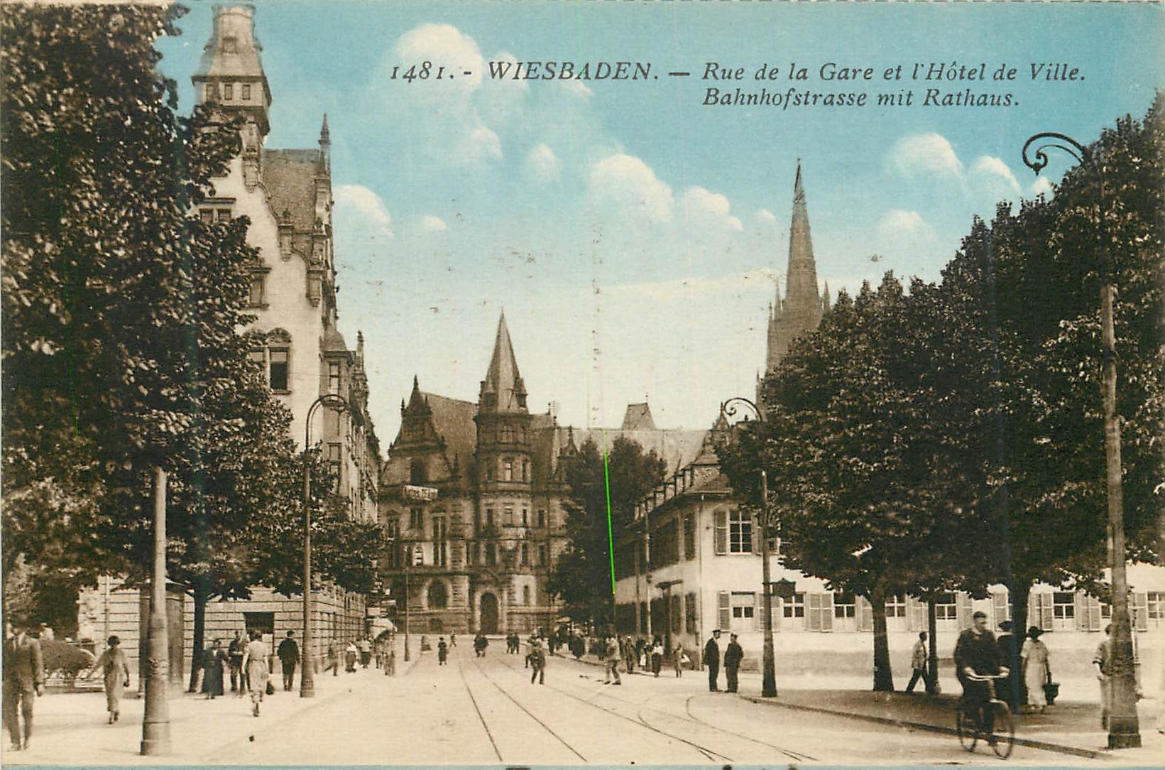 CPA Wiesbaden Rue de la Gareet l Hotel de Ville