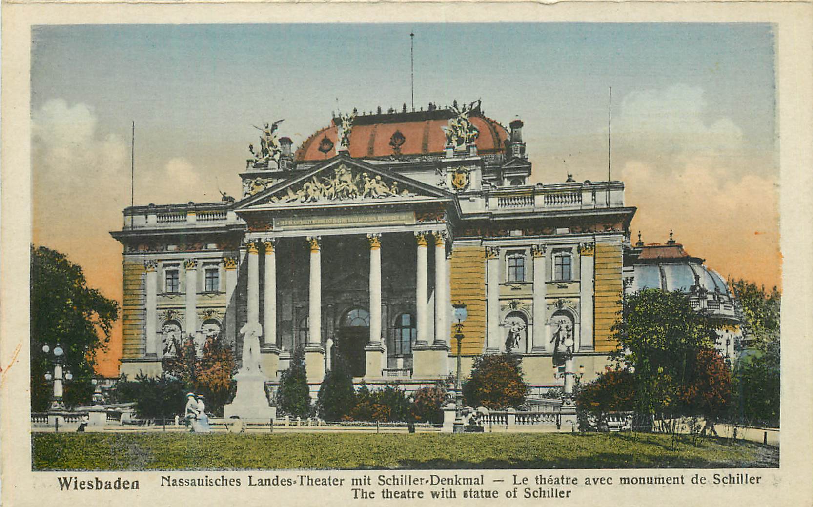 Wiesbaden — Théâtre de la noblesse de Nassau avec monument de Schiller — van den Boogaart