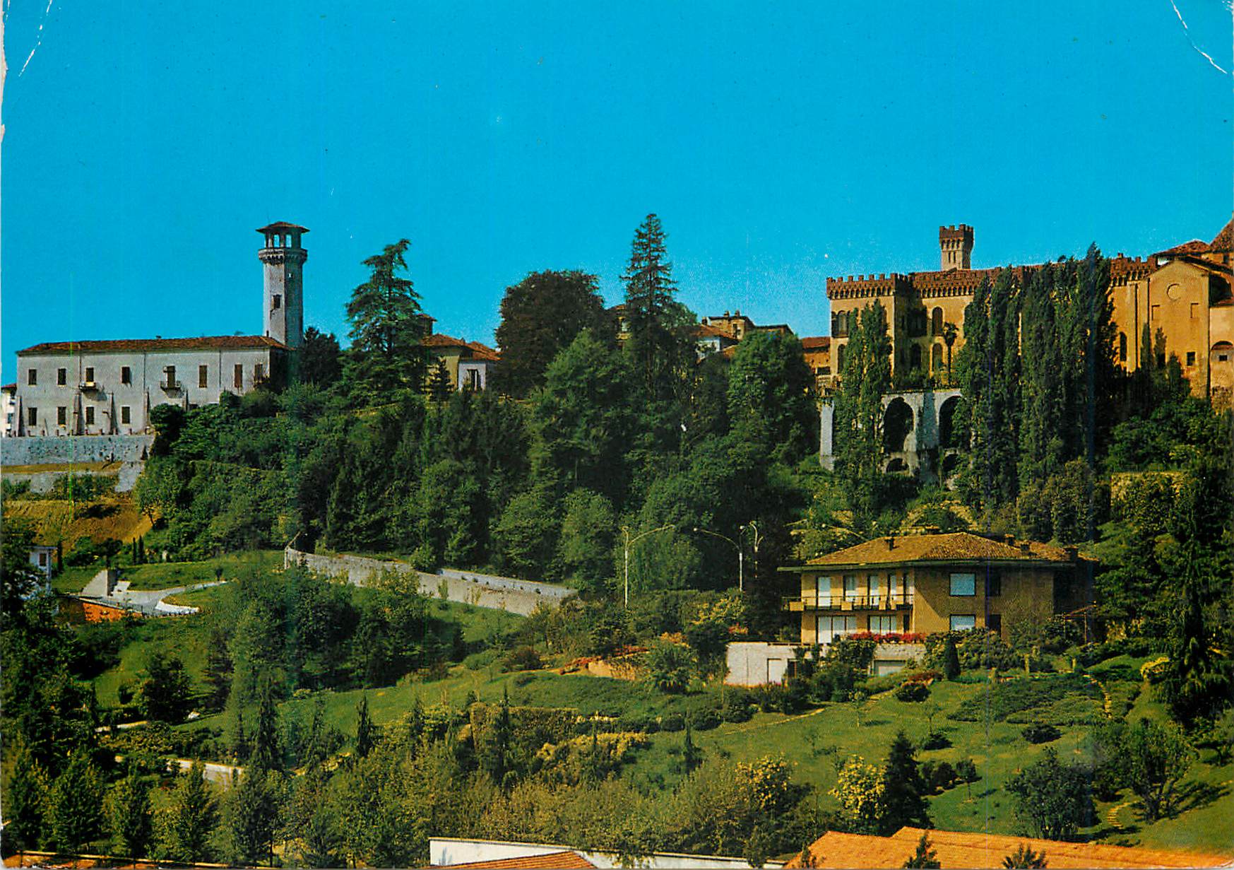 CPM Caratteristica veduta du Biella Piazzo