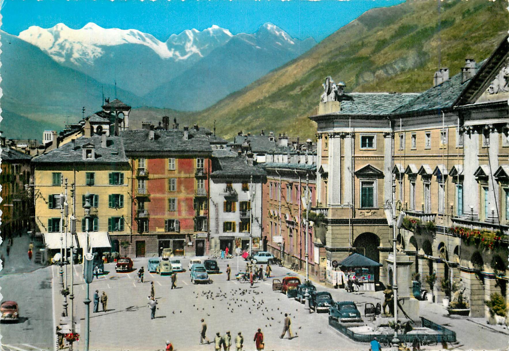 CPM Aosta Place Emilio Chanaux et le mont Rutor