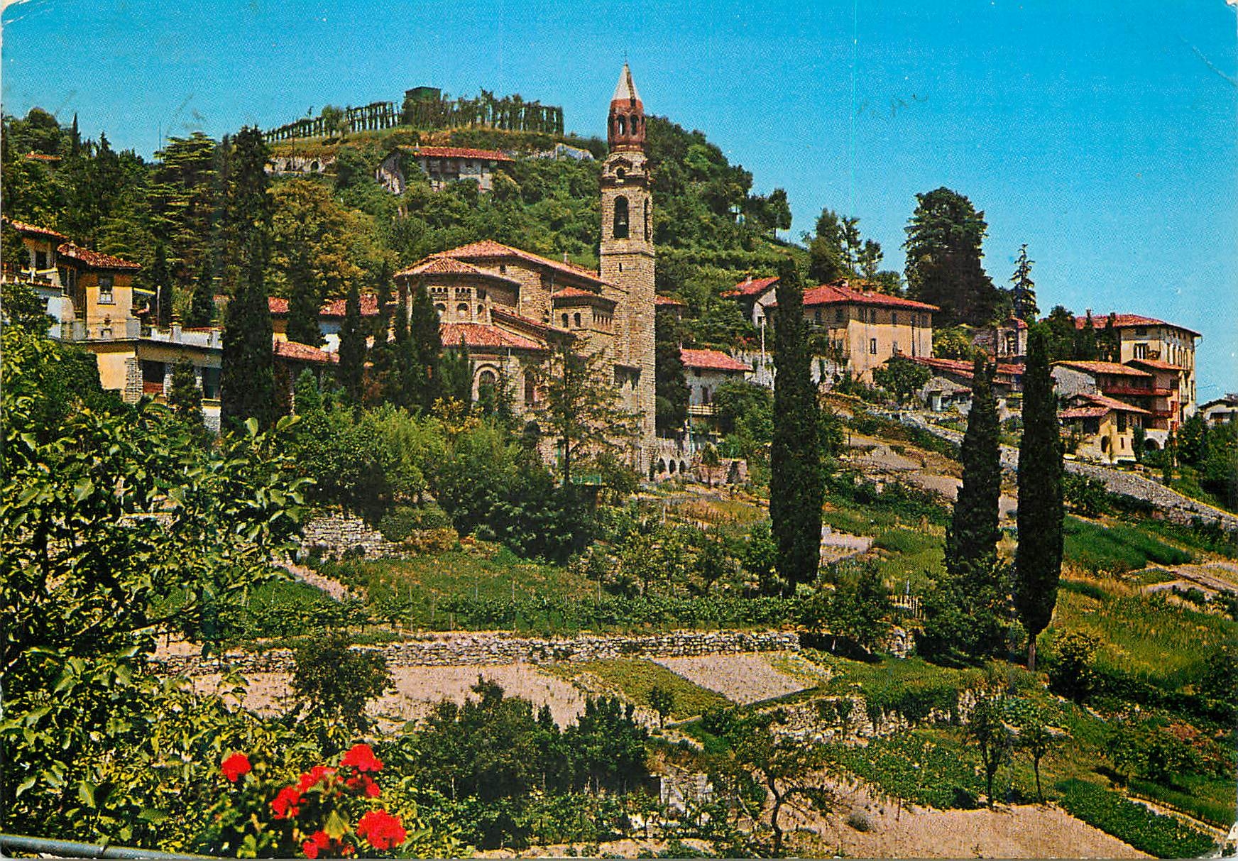 CPM Bergamo Sudorno Chiesetta dedicate ai Caduti della Prima Guerra Mondiale Nell Interno le la pidi rivesrone le parett