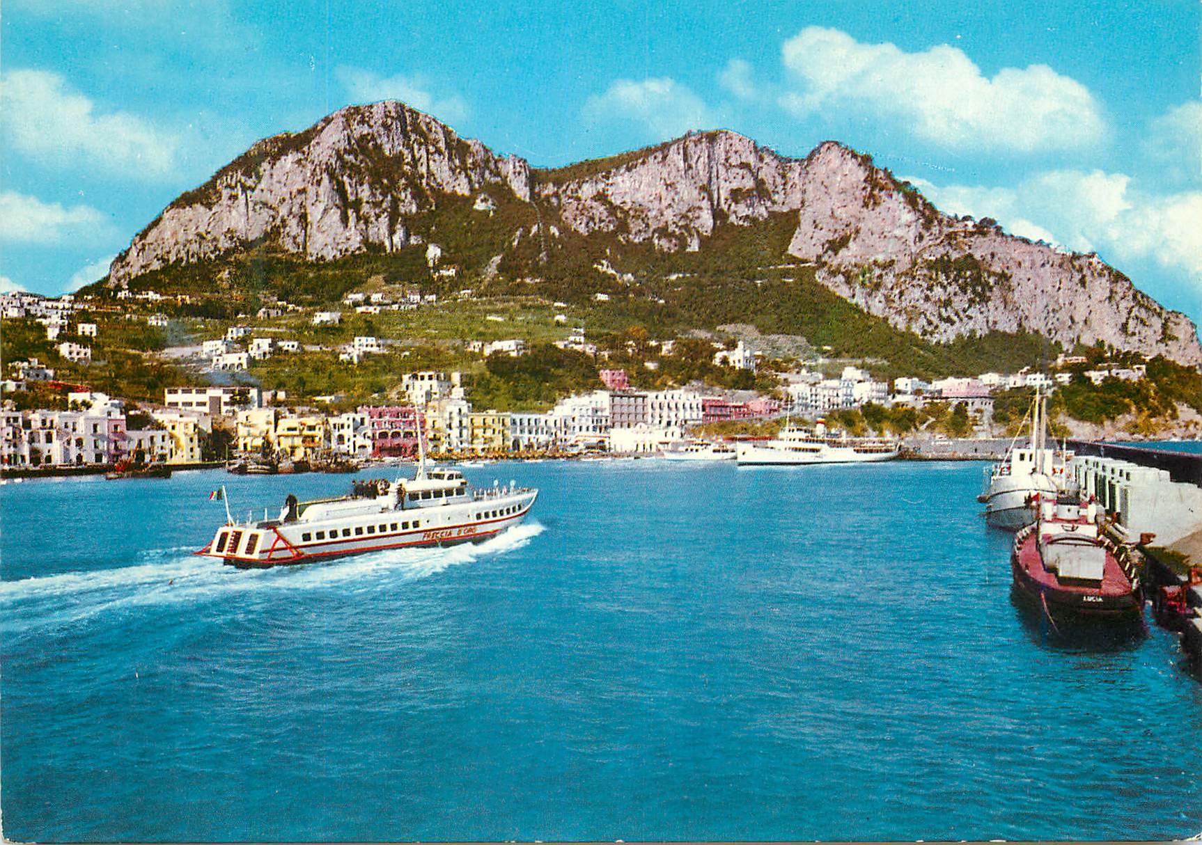 CPM Capri Panorama de Marina Grande Bateaux