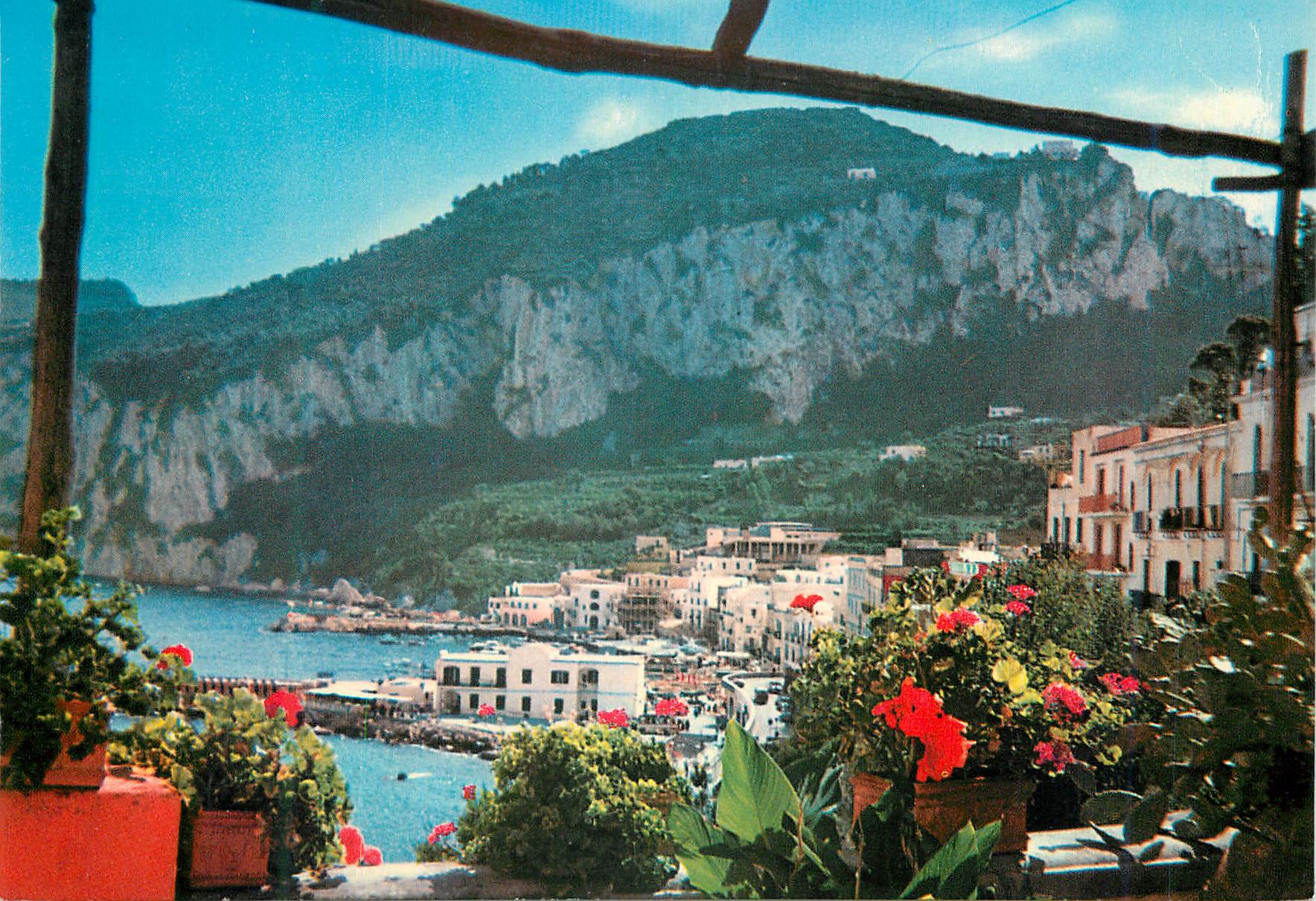 CPM Capri Panorama vu de la Marine Grande
