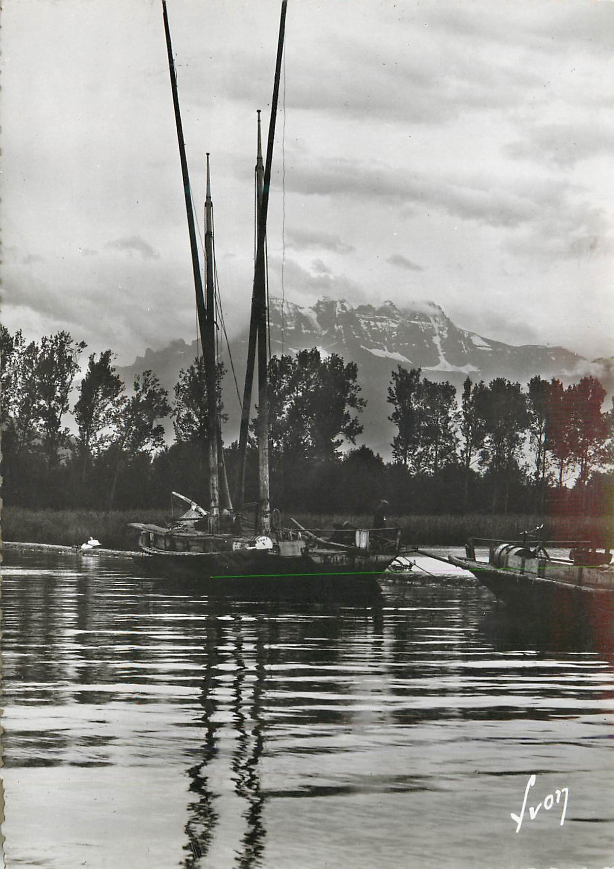 CPM Environs de Montreux (Suisse) un coin du lac Leman et au loin les dents du Midi Bateau