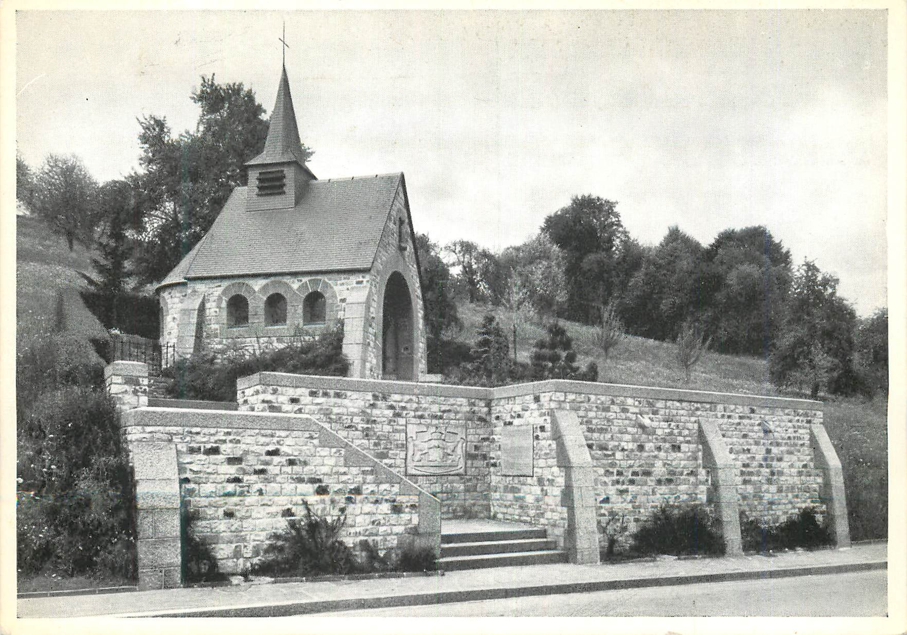 CPM Chapelle de sa majeste la reine astrid reine des belges