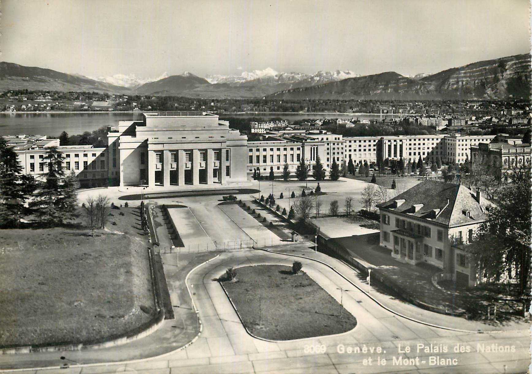 CPM Geneve Le palais des Nations et le Mont-Blanc