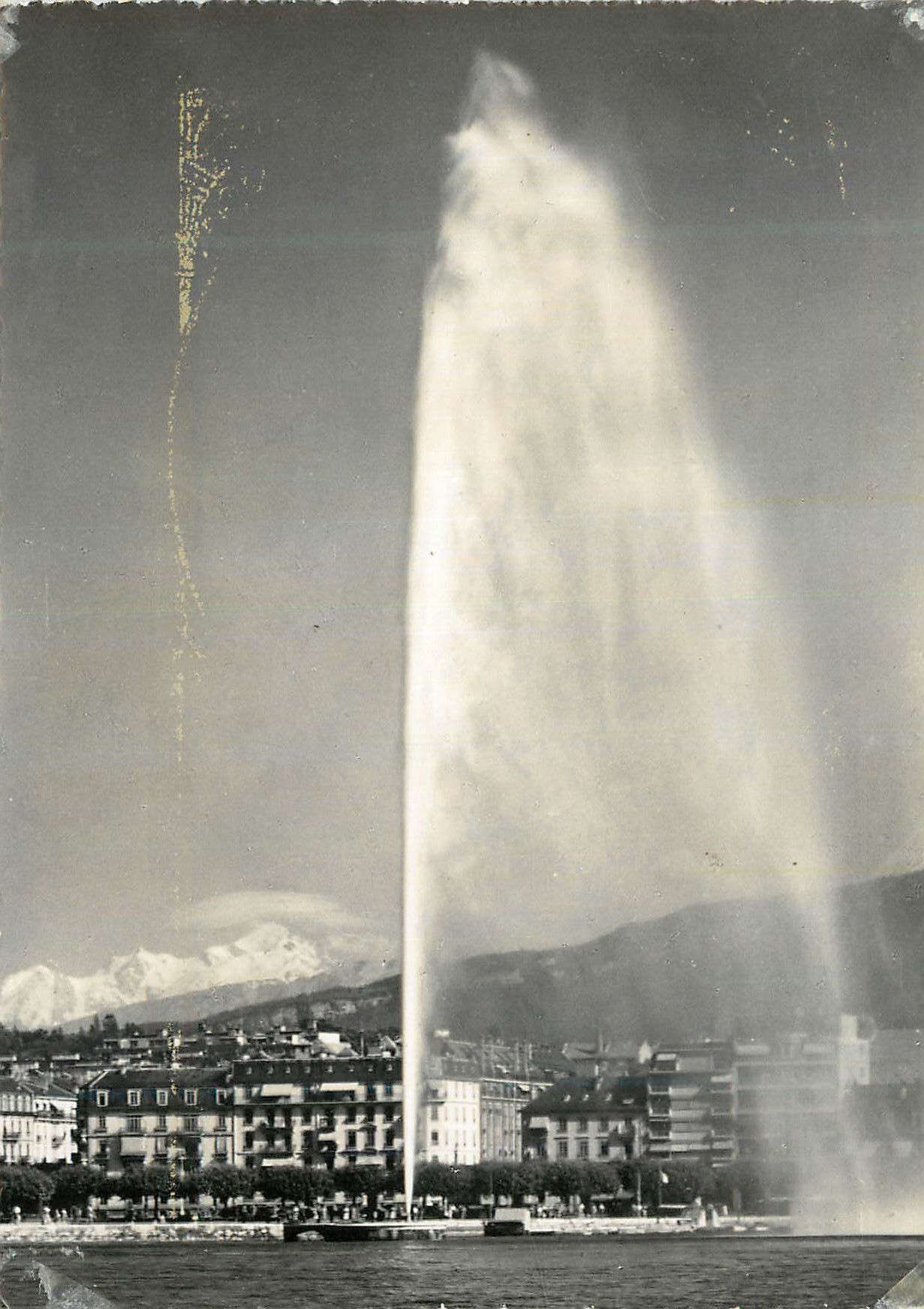 CPM Geneve Le Jet d'eau et le Mont-Blanc