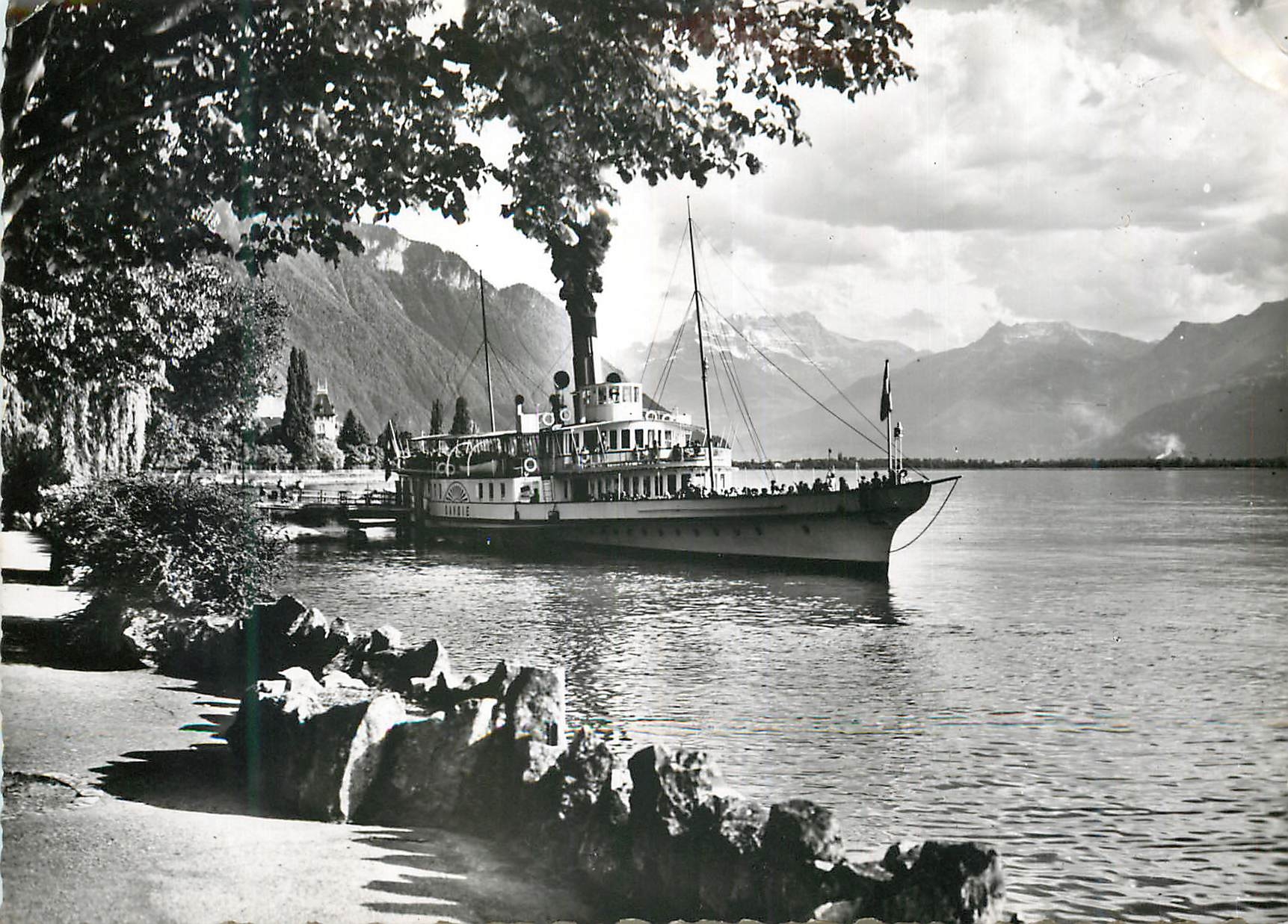 CPM Montreux Territet et Dents-du-Midi Bateau