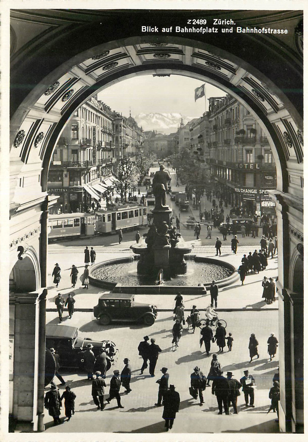 Zurich — Vue sur la place de la gare et la rue de la gare — Photo-rotation Pleyer, Zürich, n° Z2489