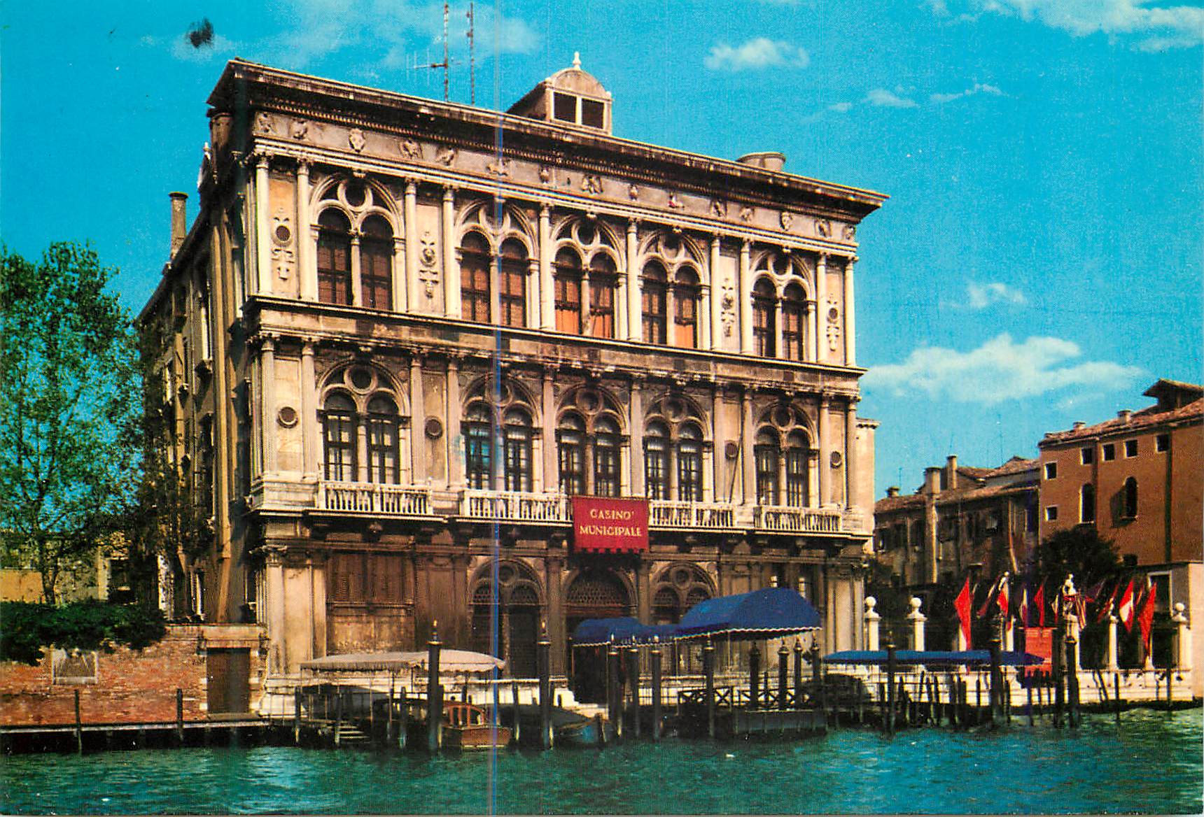 CPM Venezia Grand Canal et Eglise de St Maria della Salute