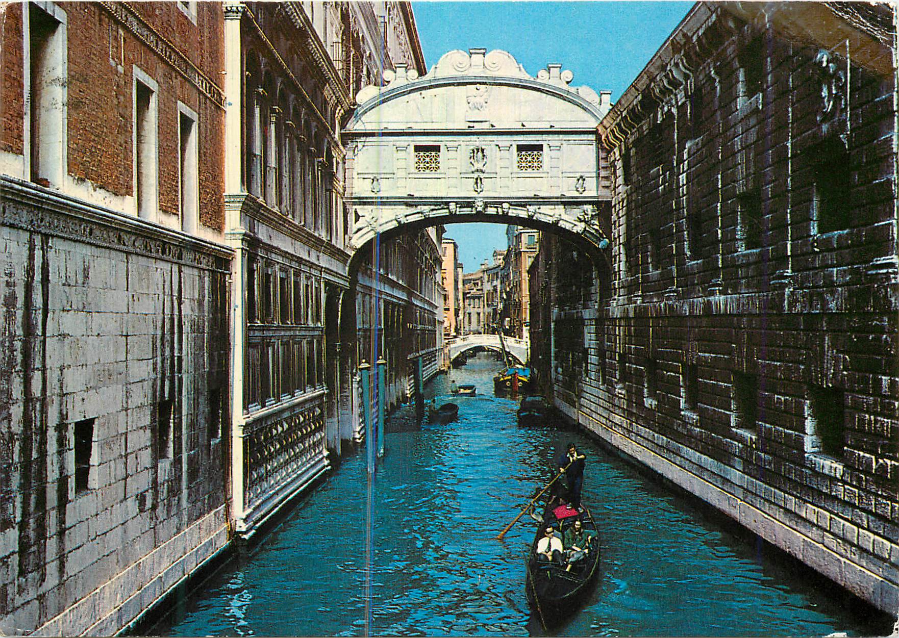 CPM Venezia Panorama du Bassin Saint-Marc et gondole