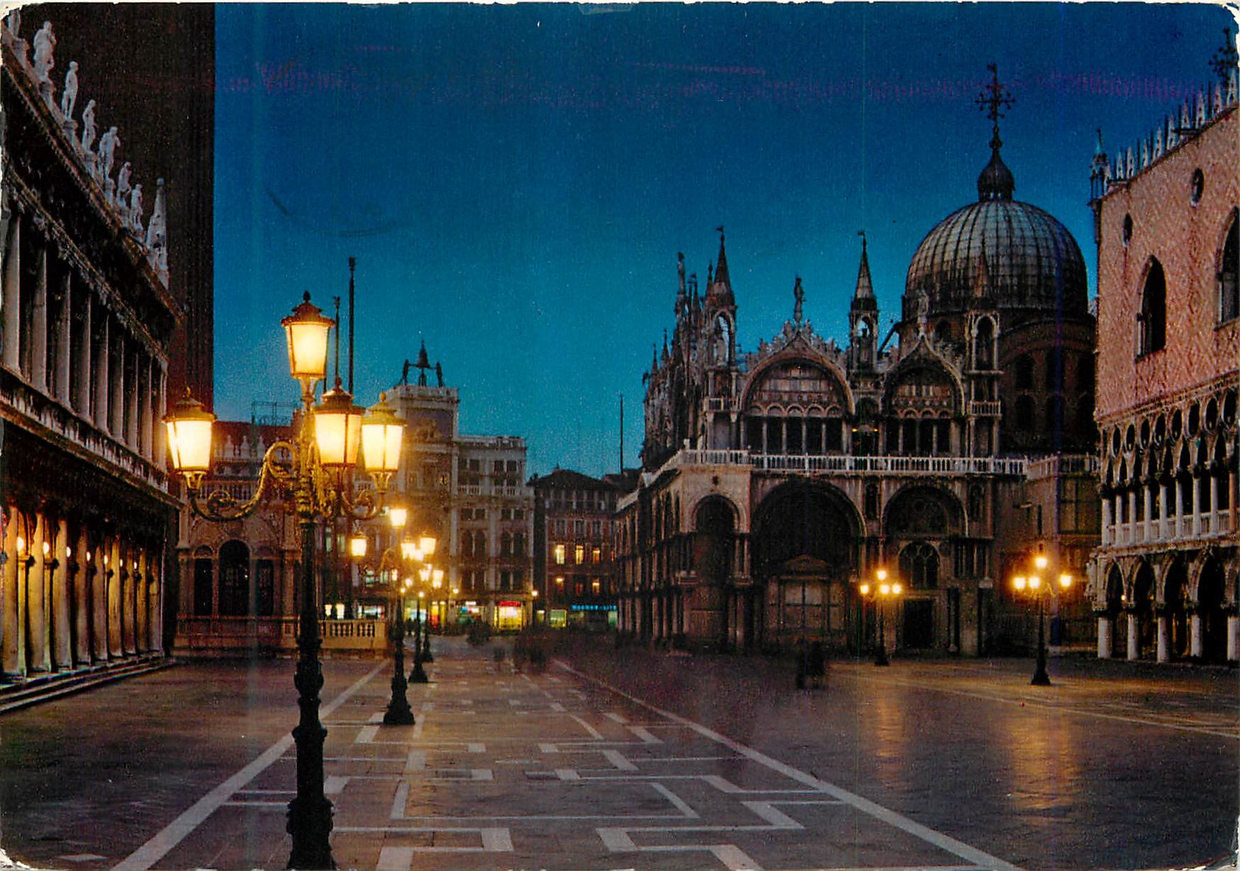 CPM Venezia Saint-Marc La petite place De nuit