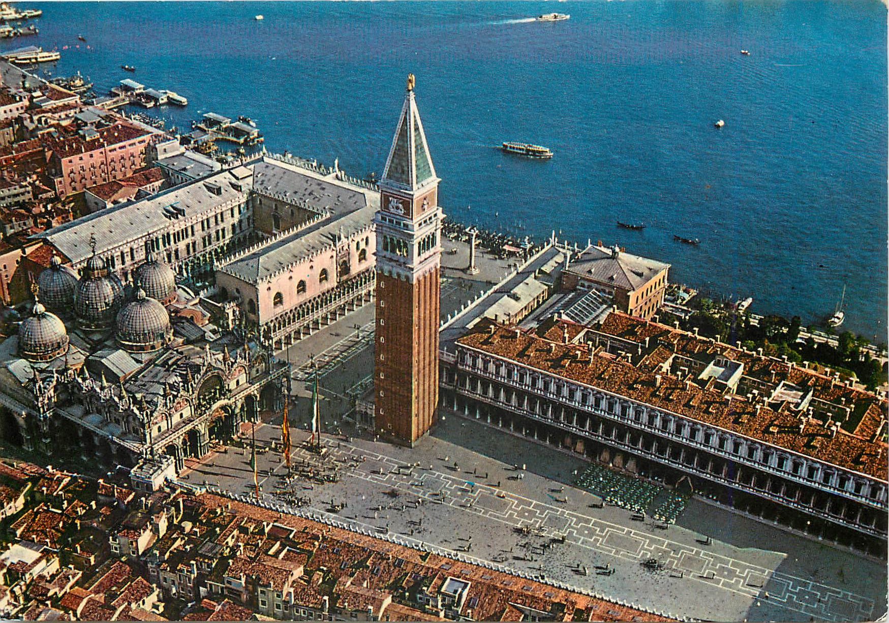 CPM Venezia Place Saint-Marc vue aerienne
