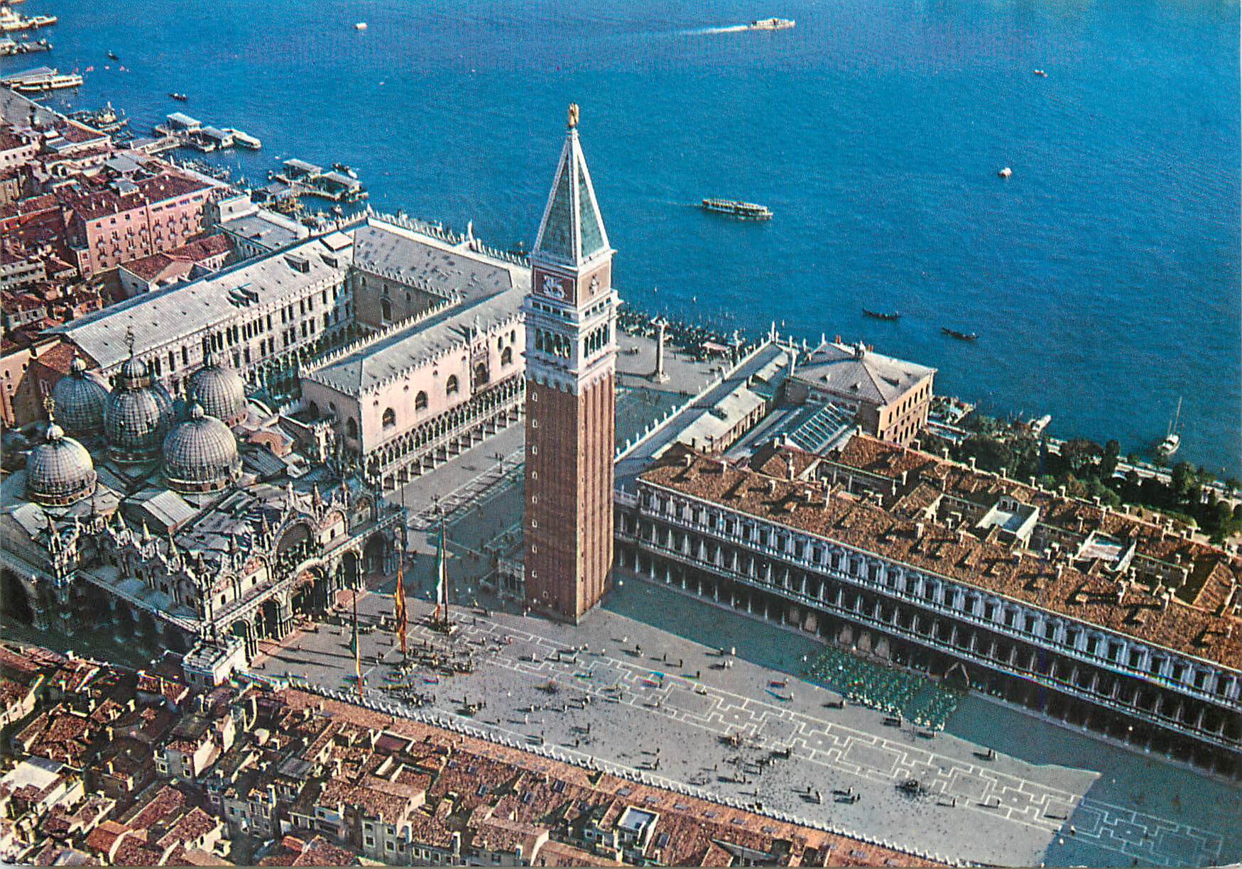 CPM Venezia Place St Marc Vue aerienne