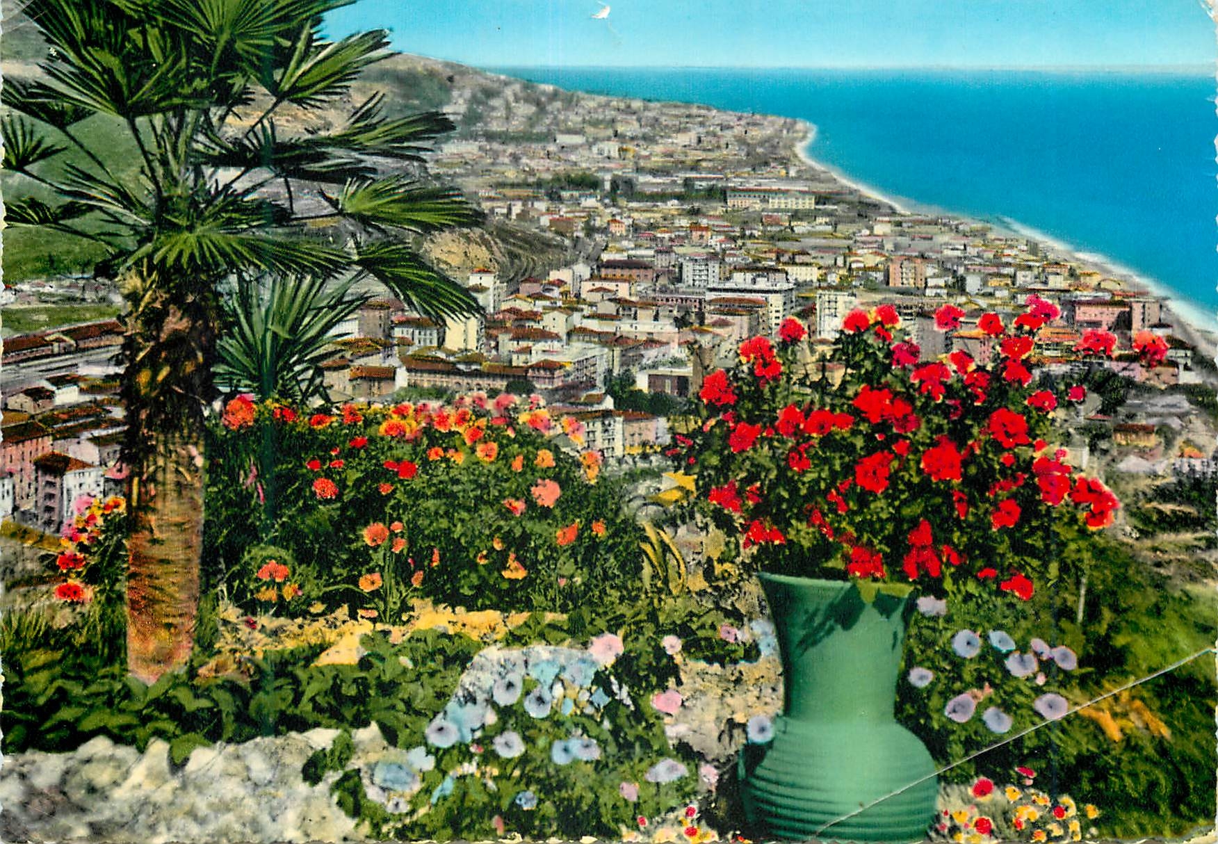 CPM Ventimiglia Riviera Dei Fiori Vue generale prise de l'Ouest