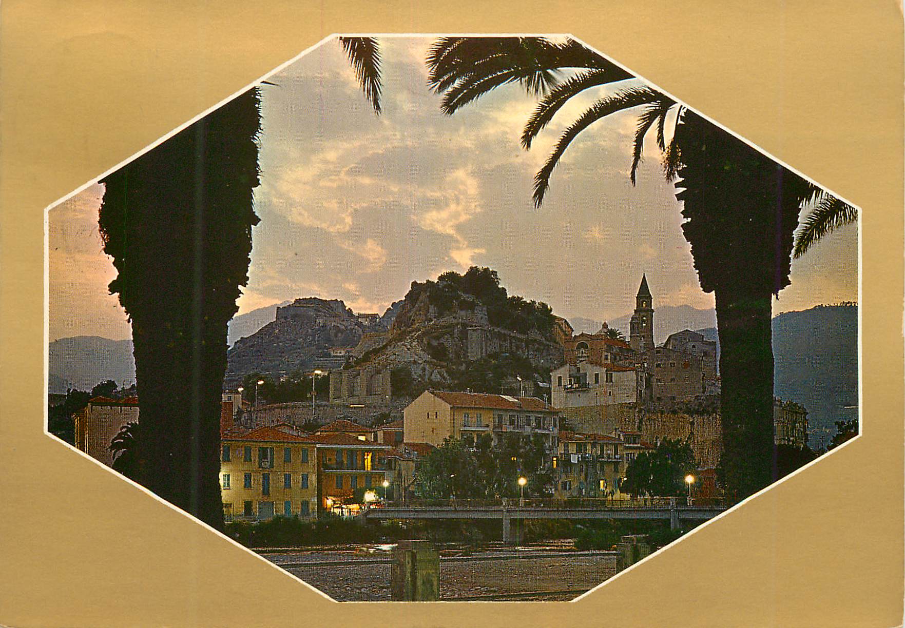 CPM Ventimiglia Riviera Dei Fiori Nocturne ville vieille