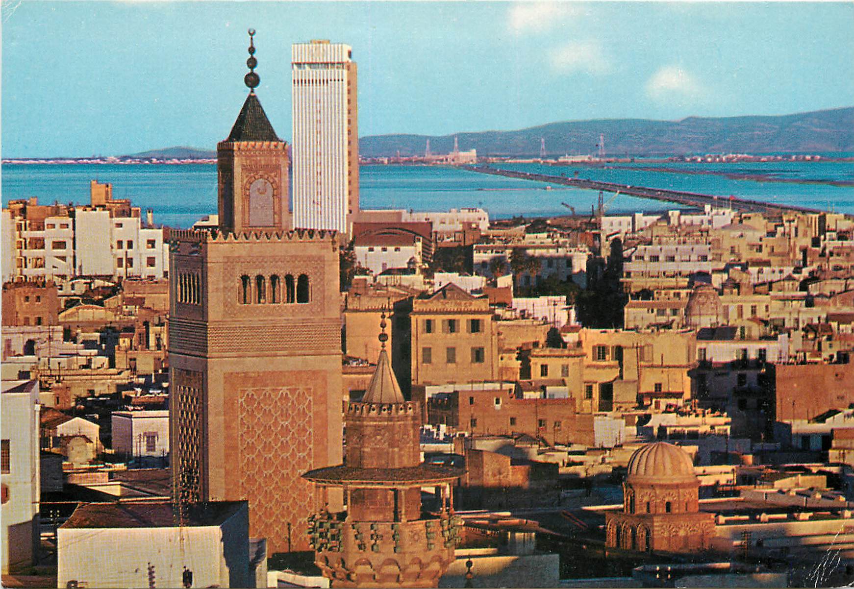 CPM Tunis mosquee zitouna et hotel africa