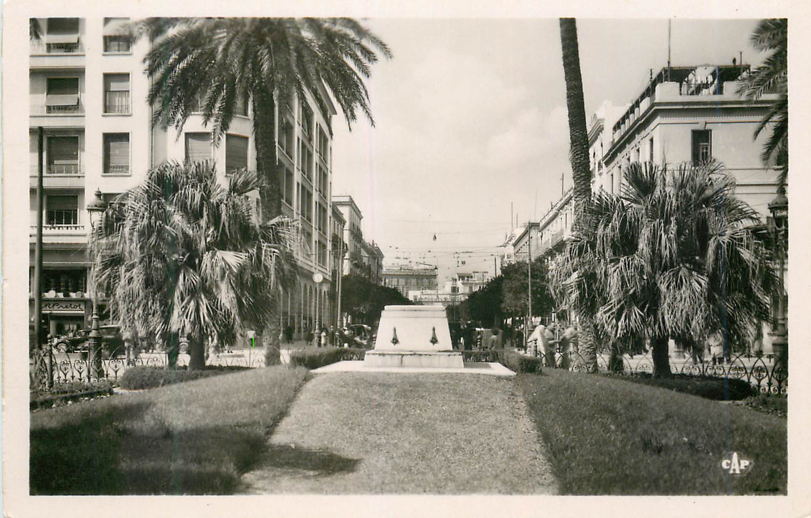 CPM Tunis le tombeau du soldat inconnu