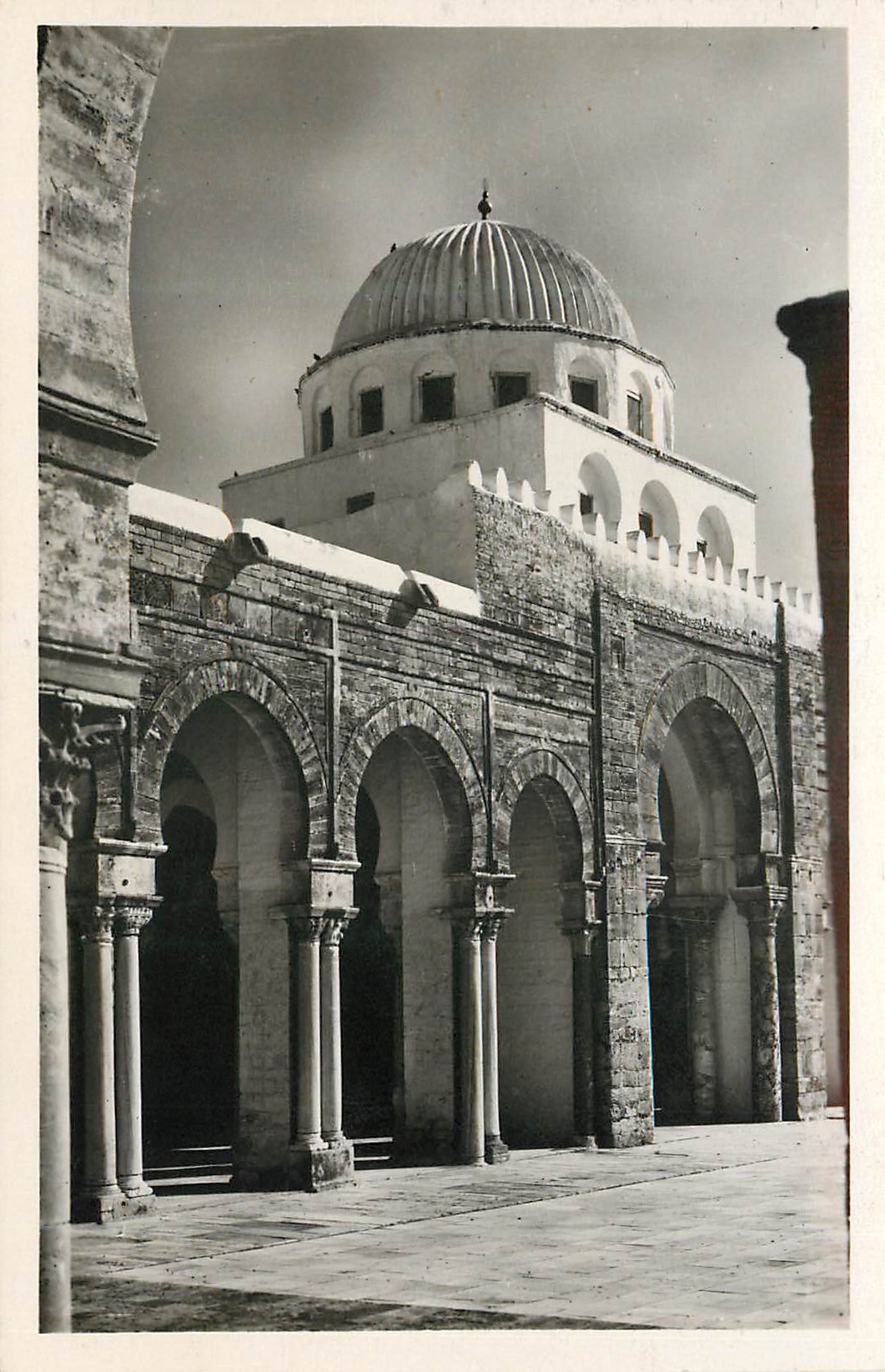 CPM Kairouan grande mosquee vue de l'interieur