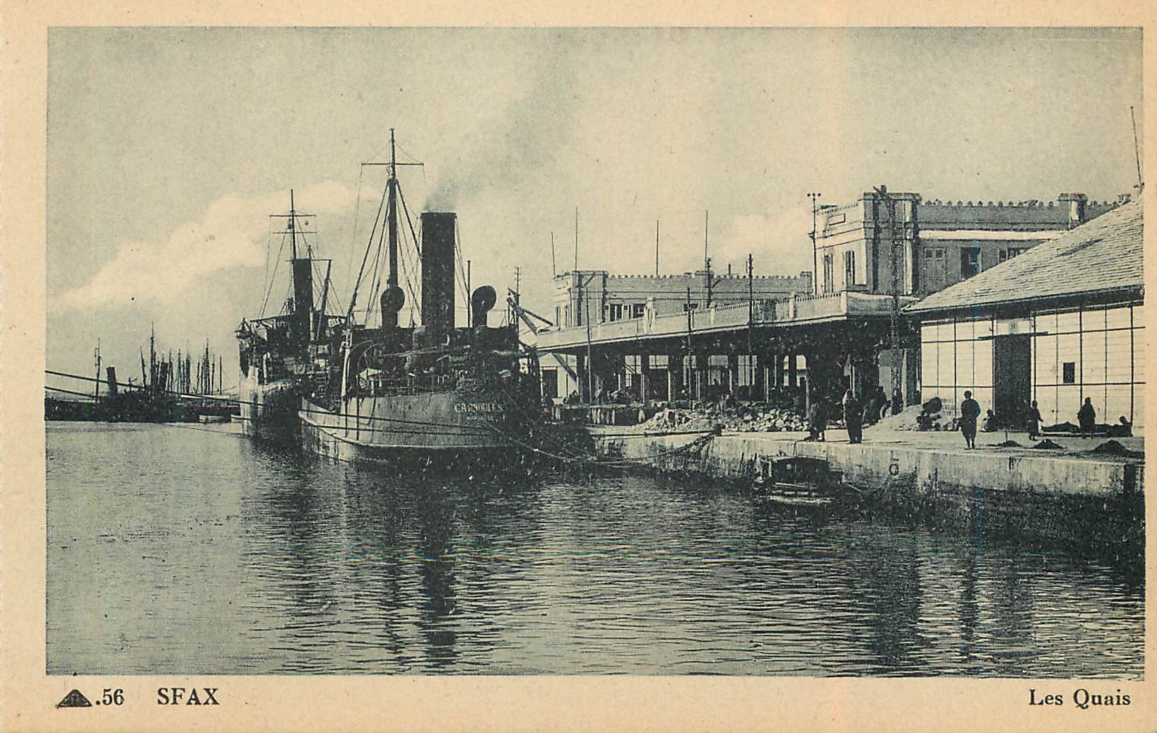 CPA Sfax les quais Bateau