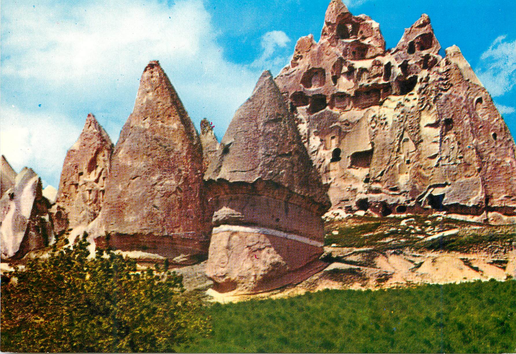 CPM Turkey region de la cappadoce les cheminee de fee et les refuges