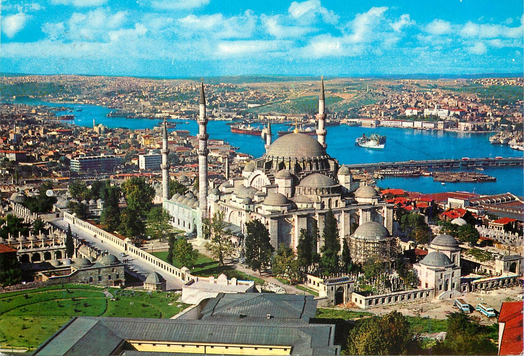 CPM Istanbul Turkey Le Mosquee de la Soliman le magnifique et la Corne d'Or