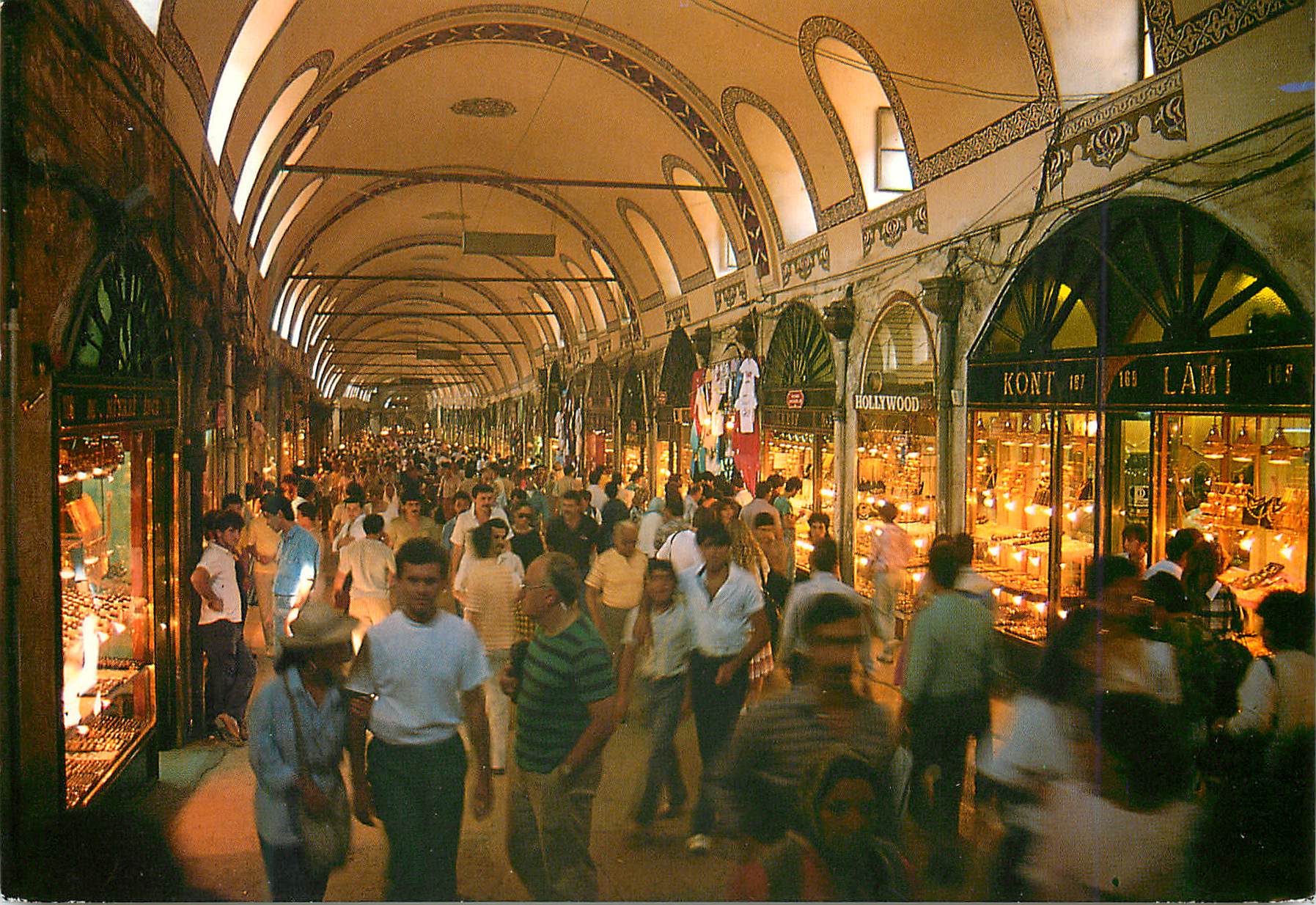 CPM Istanbul Turkey Interieur de grand Bazar