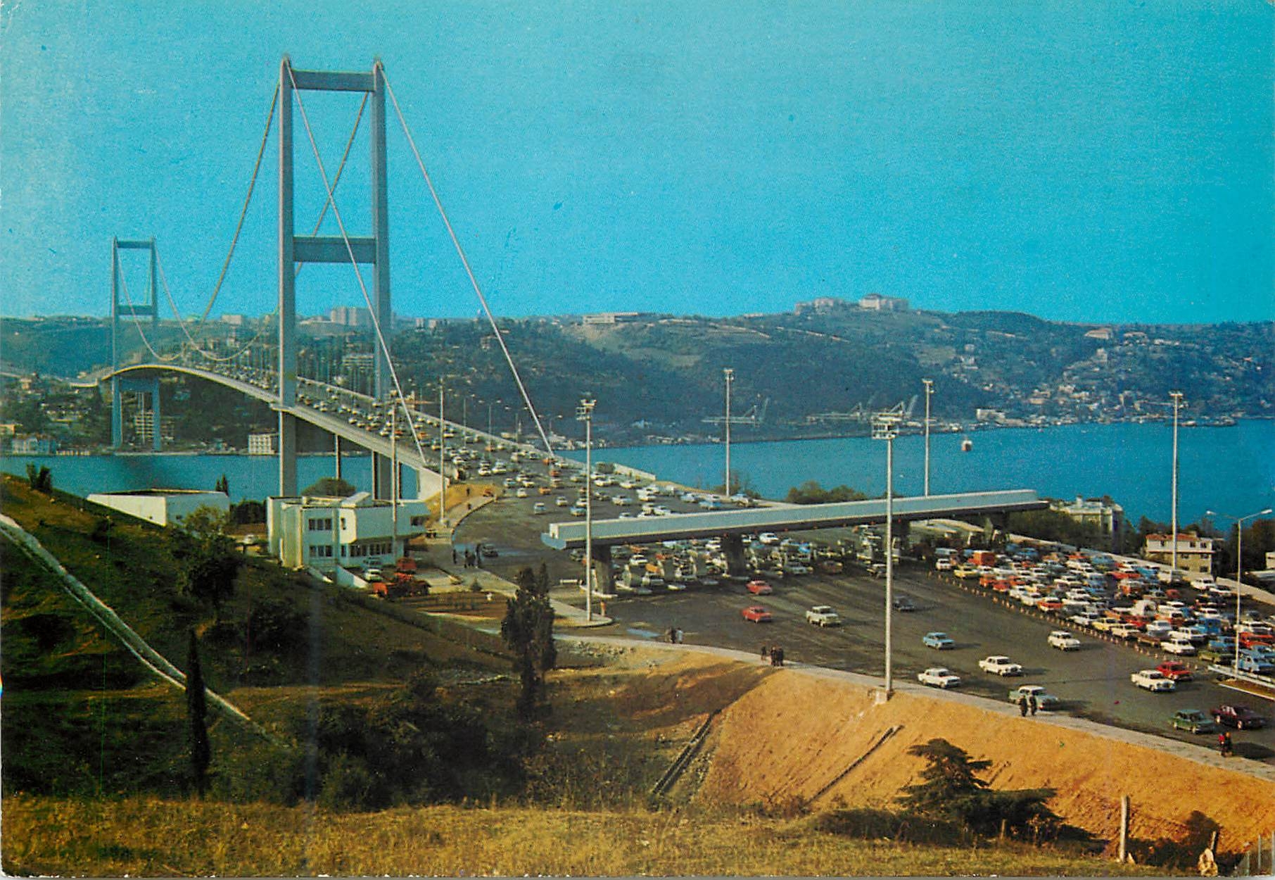 CPM Istanbul Turkey Une vue du Pont du Bosphore par Beylerbeyl