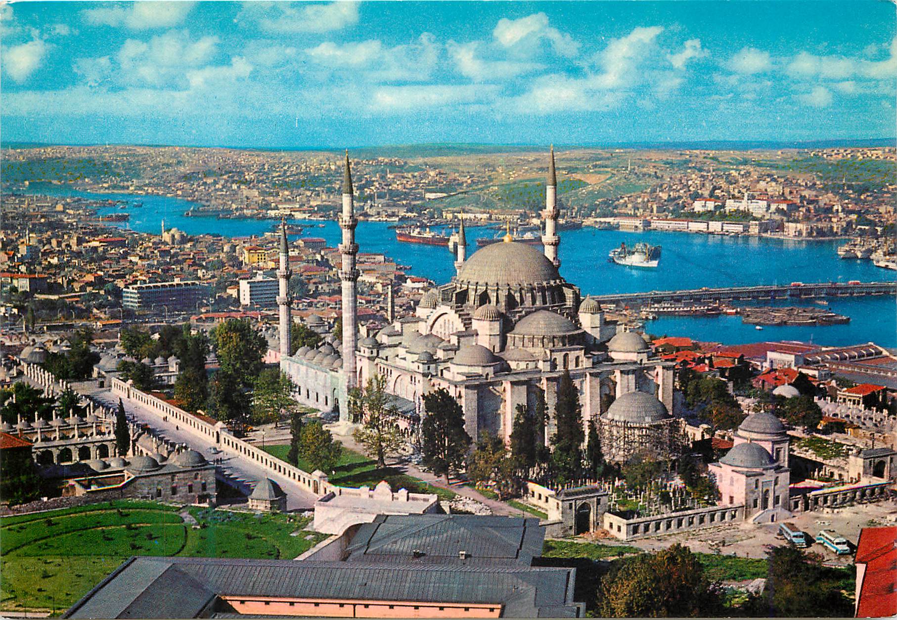 CPM Istanbul Turkey La Mosquee de la Soliman le magnifique et la Corne d'Or