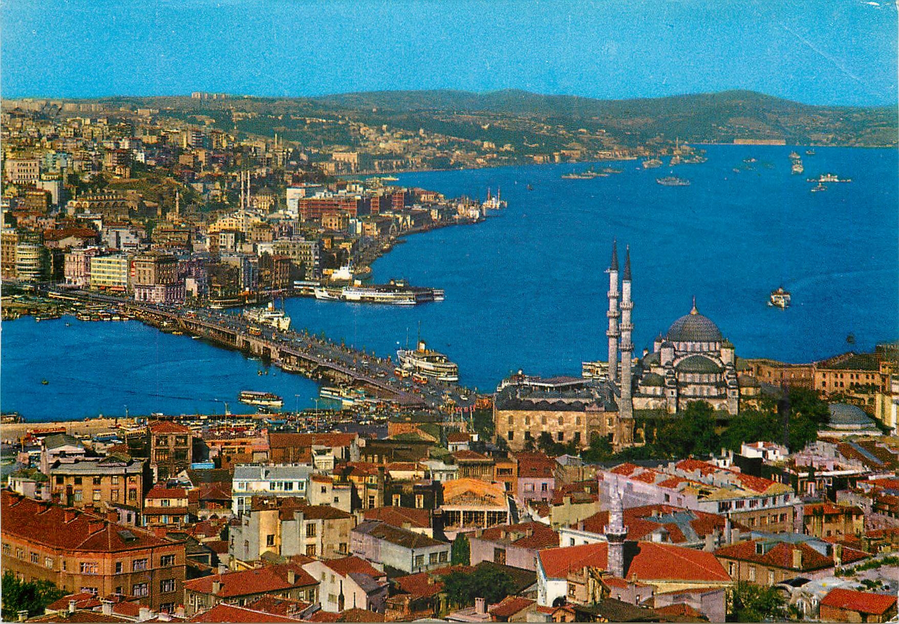 CPM Istanbul Turkey Vue generale d'Istanbul et la Corne d'Or
