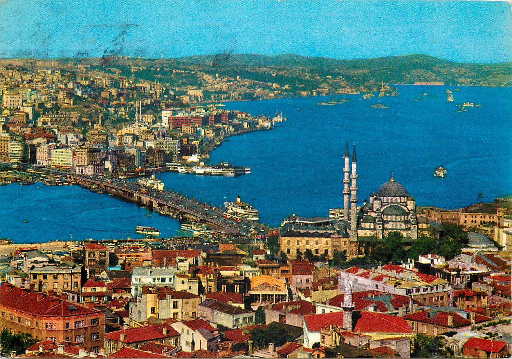 CPM Istanbul Turkey Vue generale d'Istanbul et la Corne d'Or