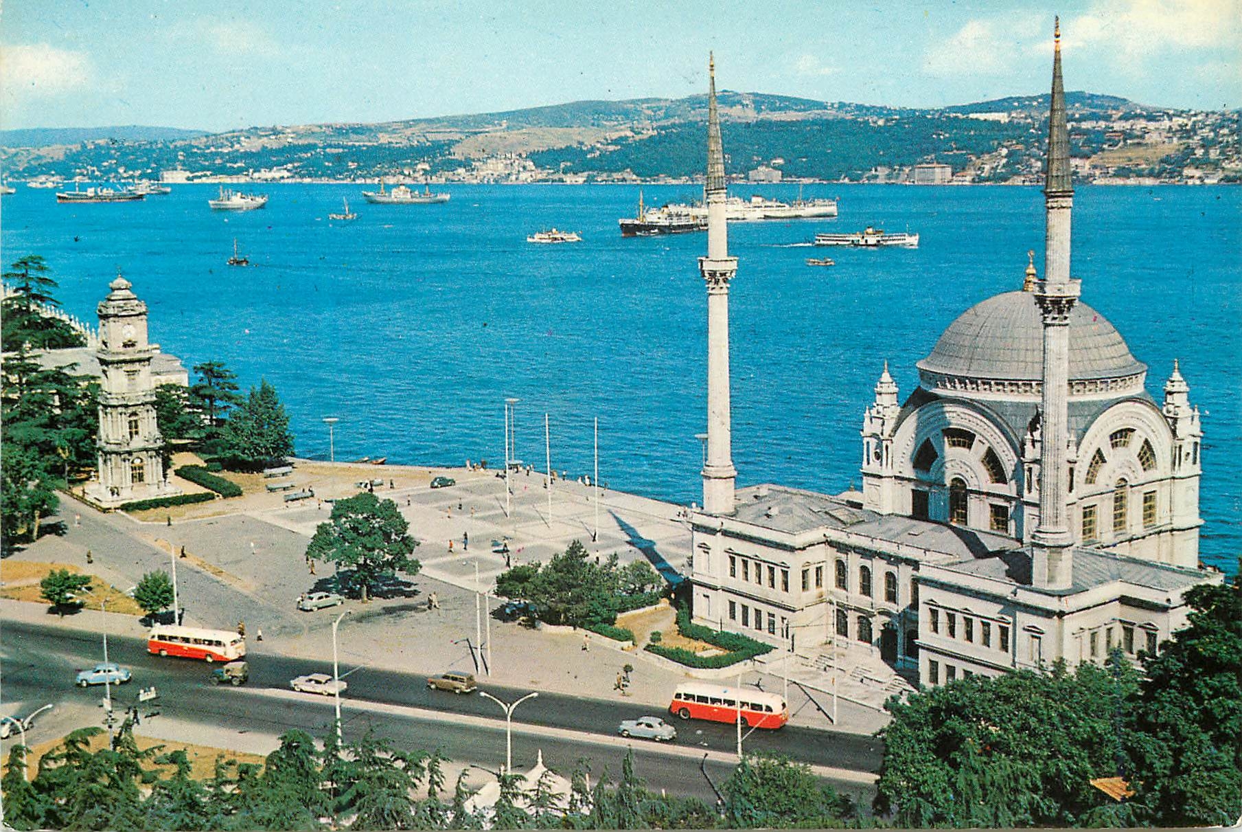 CPM Istanbul Turkey La Mosquee de Dolmabahce et le Bosphore