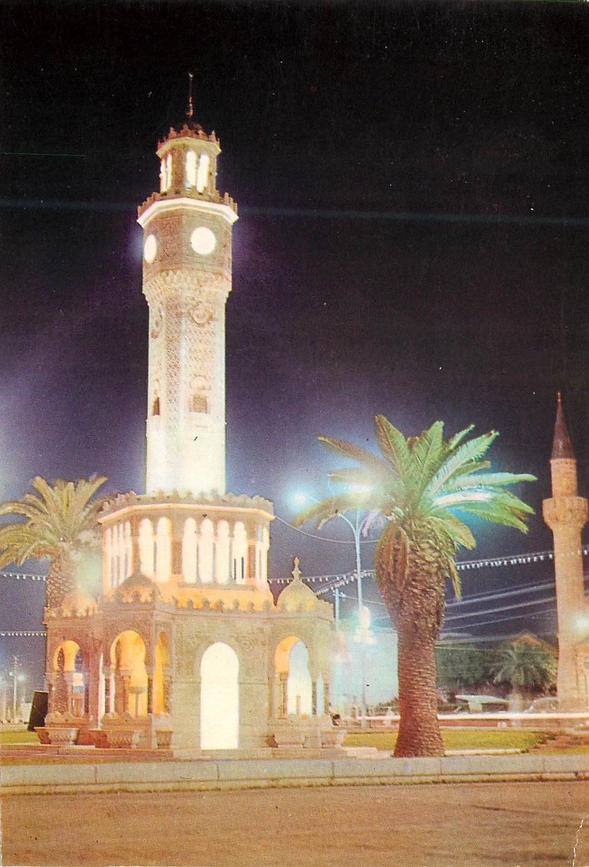 CPM Izmir Turkey Vue nocturne de la Tour de l'Horloge