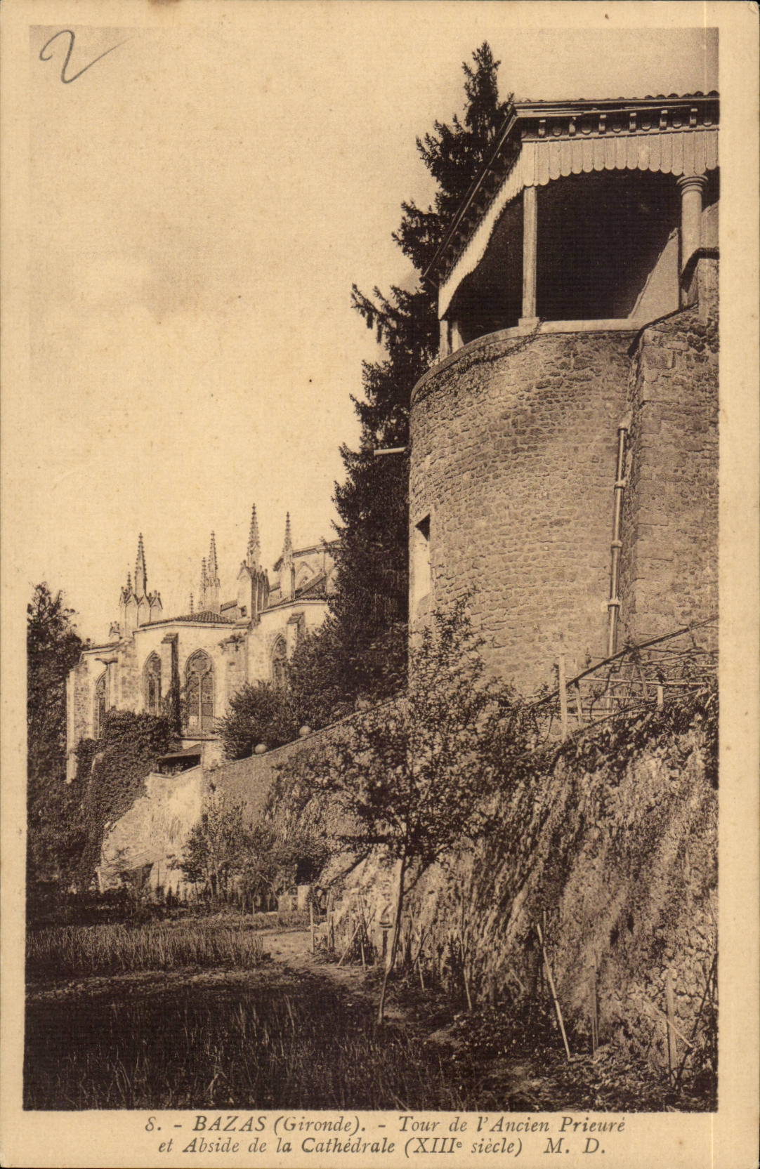 Bazas CPA Tour de l'ancien Prieure et abside de la cathedrale