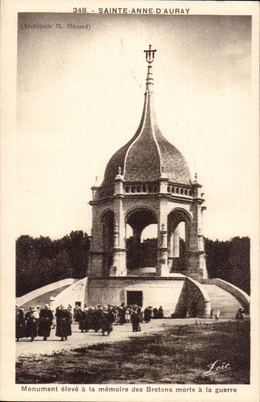 CPA Monument eleve a la memoire des Bretons morts a la guerre Saint Anne d'auray