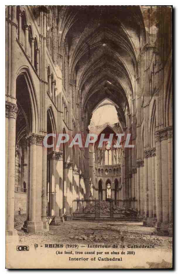 Reims 1919 — Intérieur de la Cathédrale — trou causé par un obus de 380