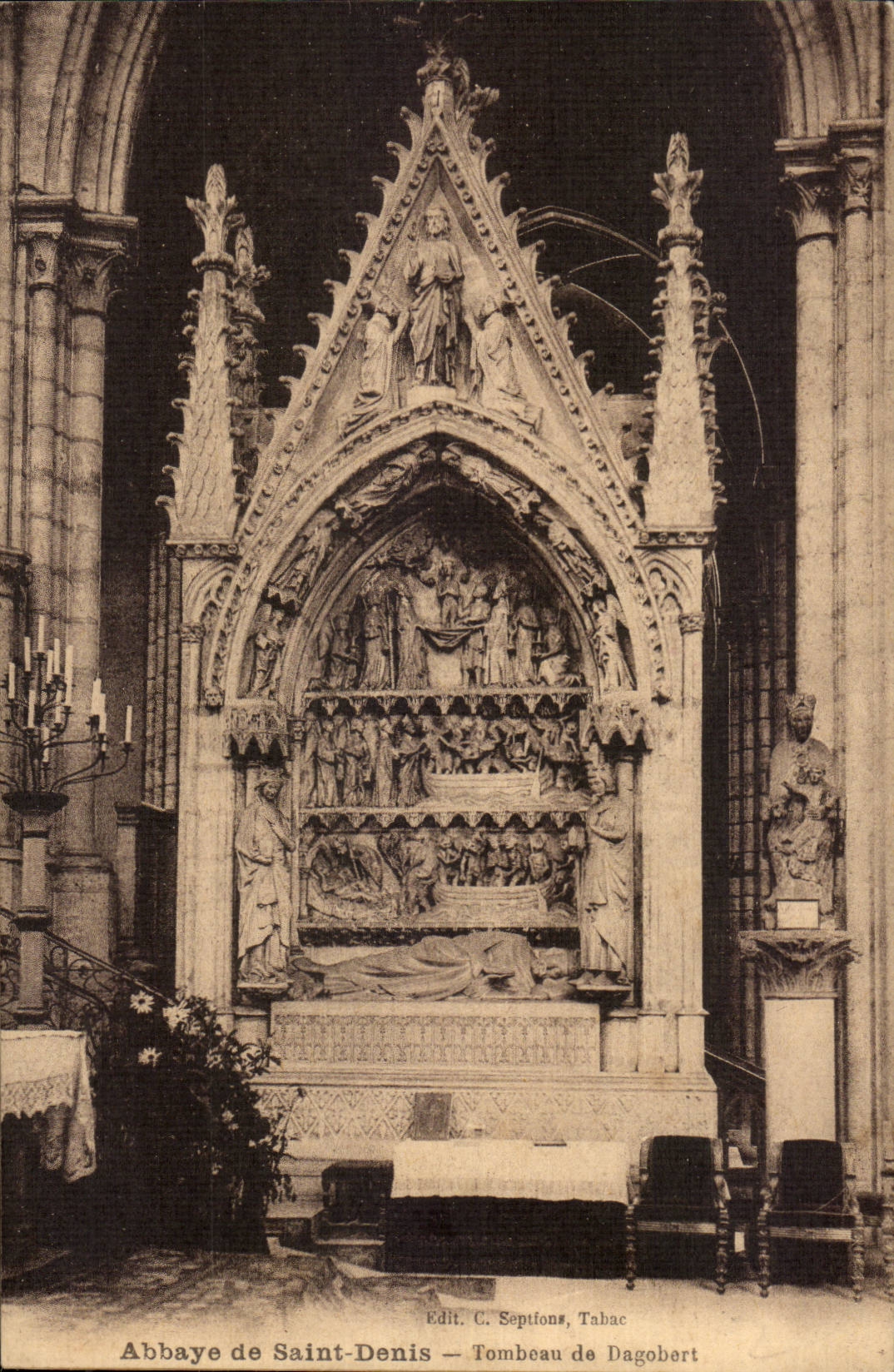 CPA Abbaye de Saint Denis Tombeau de DAgobert