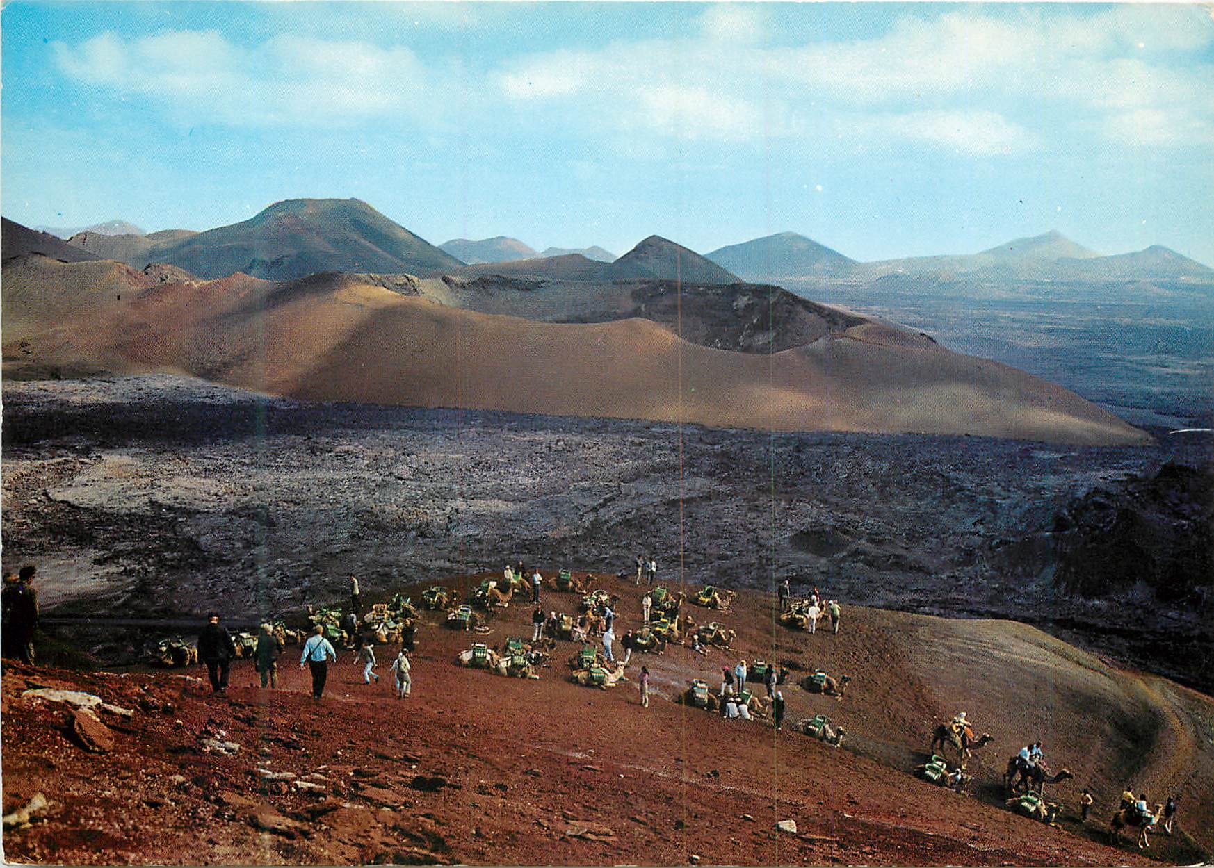 CPM Lanzarote montagne du feu caravane de chameaux