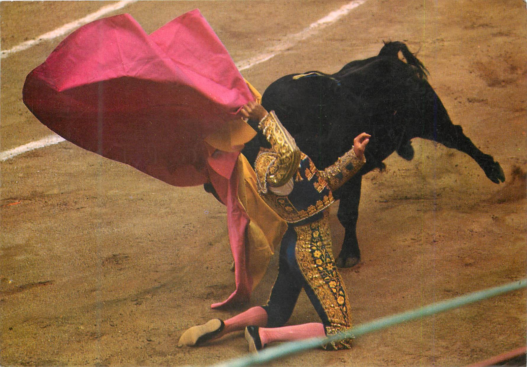 CPM Corrida de Toros Larga cambiada de rodillas Taureau Corrida