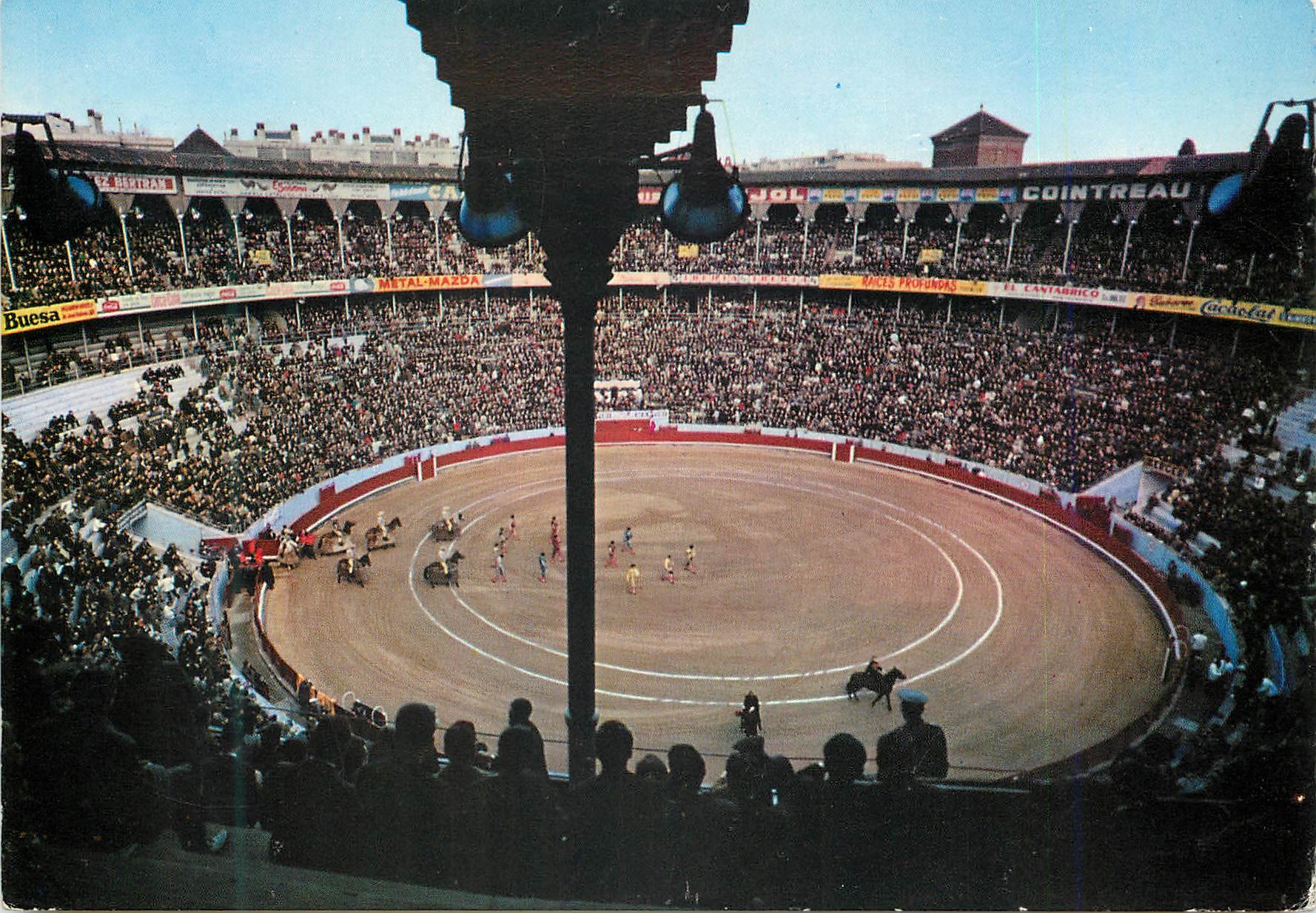 CPM Corrida de Toros Le defile (debut de la fete) Taureau Corrida