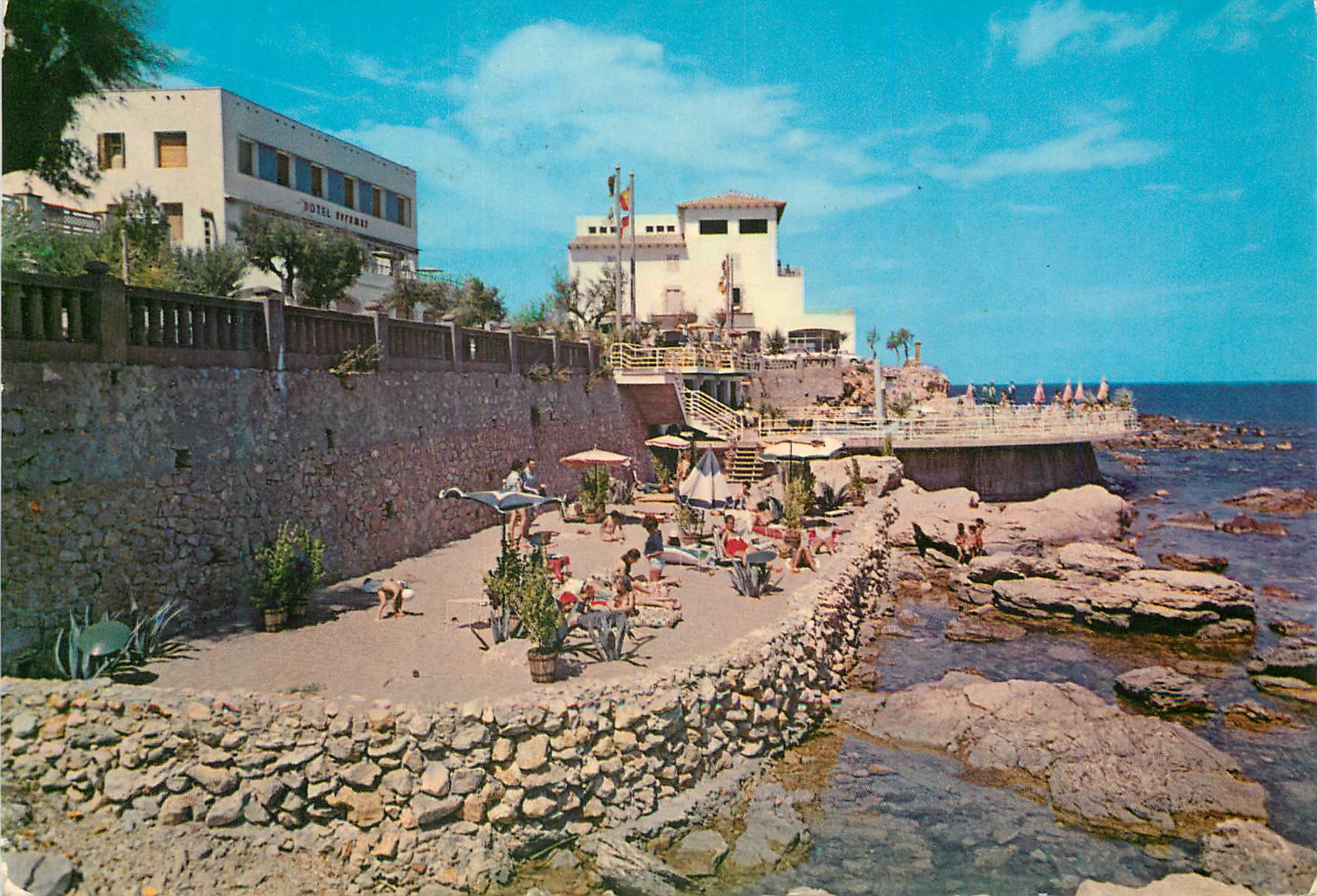 CPM Costa Brava La Escala Salarium et piscine